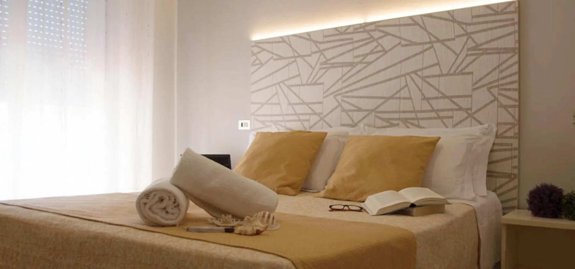 Photo of the whole room, Bed in Hotel Sandra