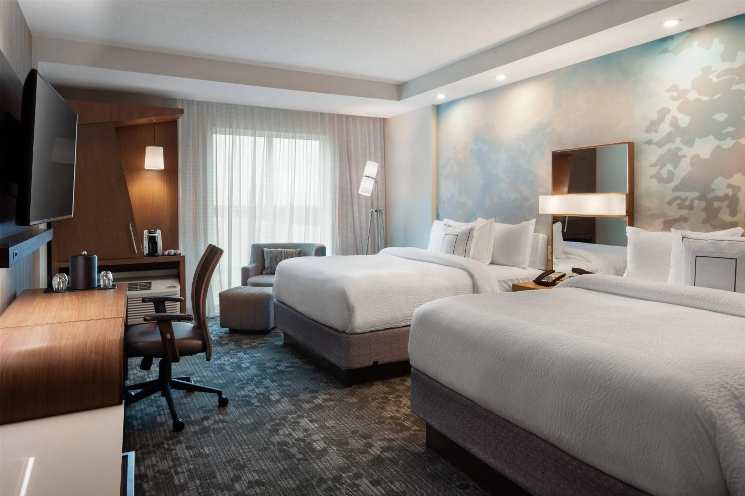 Photo of the whole room, Bed in Courtyard by Marriott Winter Haven