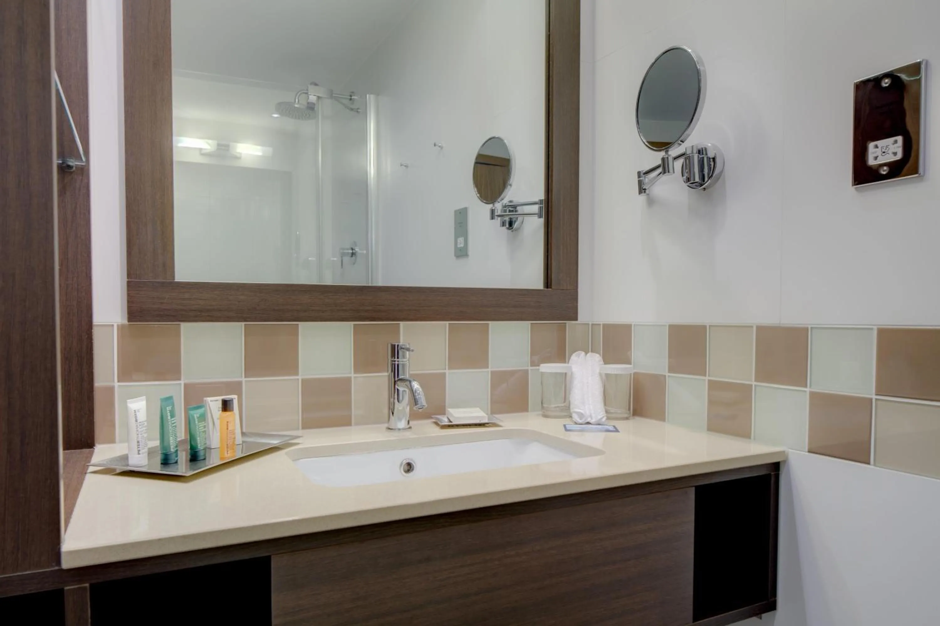 Photo of the whole room in Hilton Dublin Kilmainham