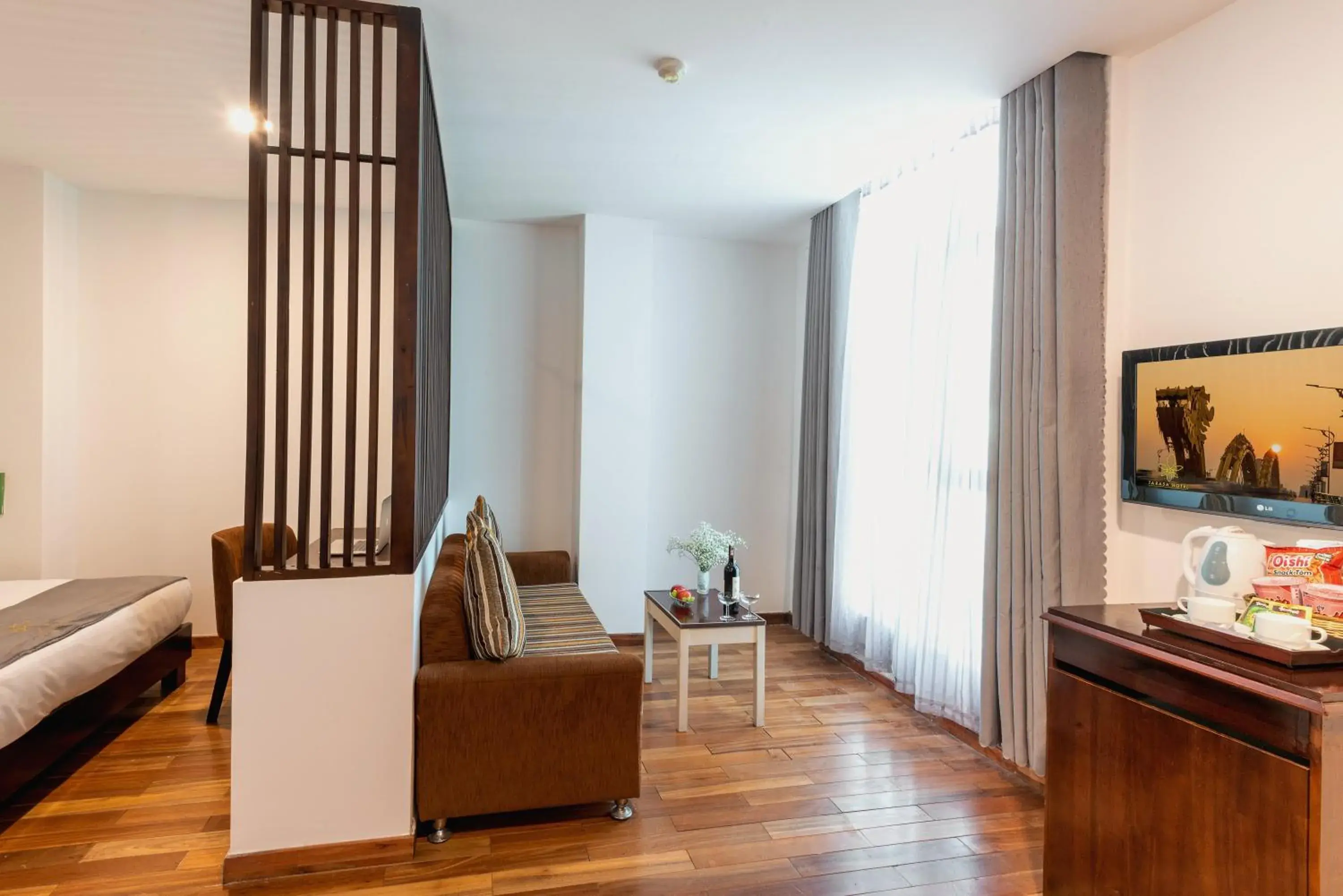 Communal lounge/ TV room, Bed in Tarasa Hotel Communal lounge/ TV room, Bed in Tarasa Hotel