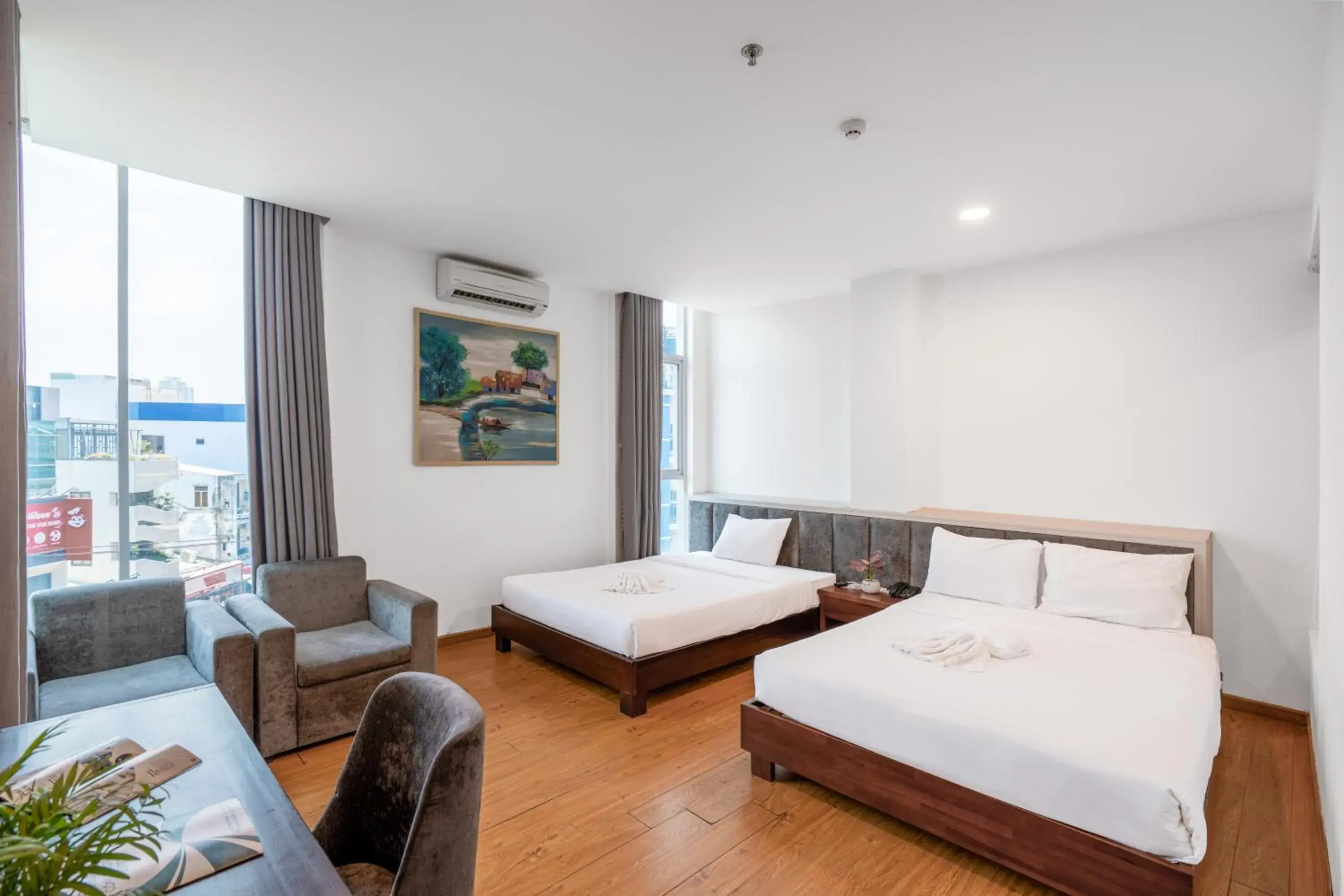 Triple Room with City View - single occupancy in Tarasa Hotel Triple Room with City View - single occupancy in Tarasa Hotel