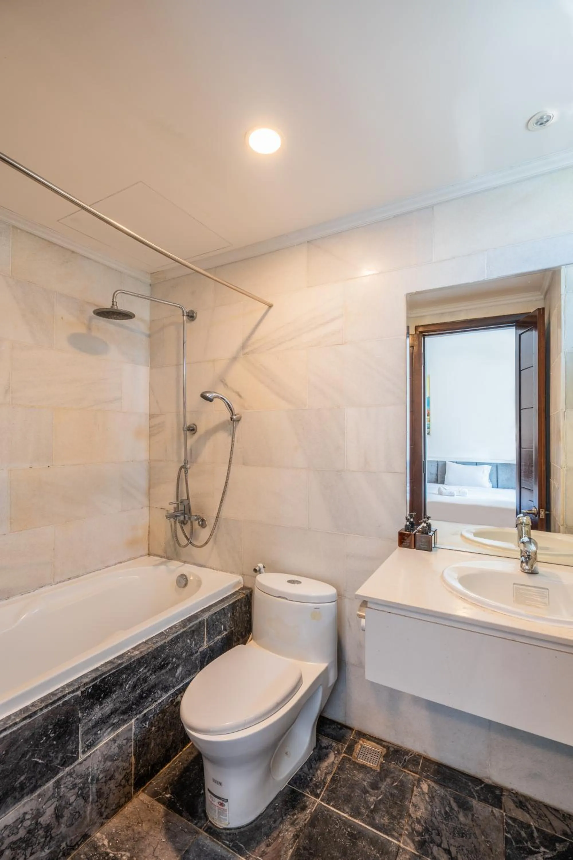 Bathroom in Tarasa Hotel