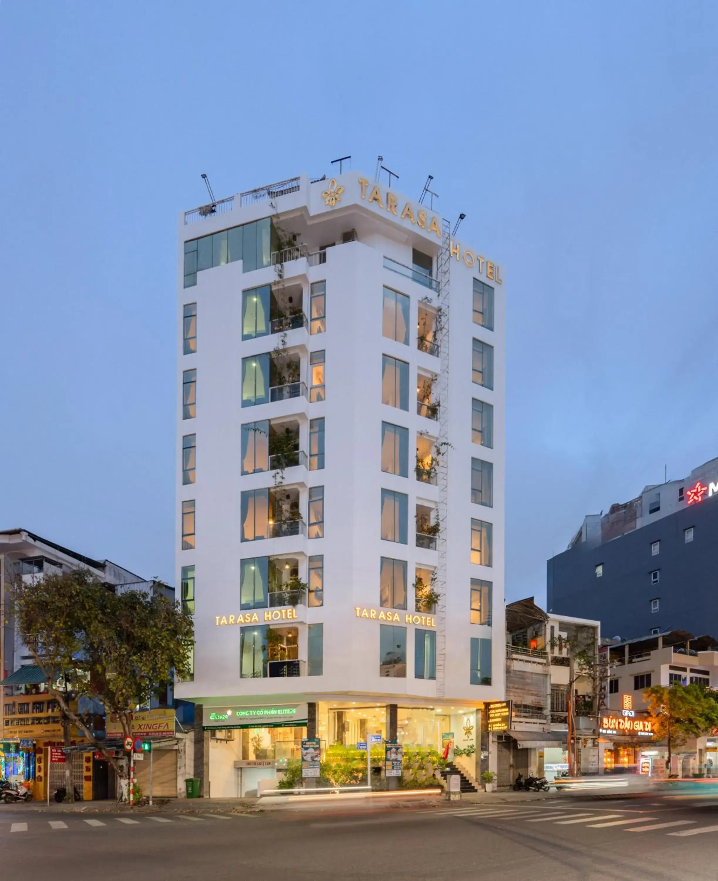 Property building in Tarasa Hotel Property building in Tarasa Hotel