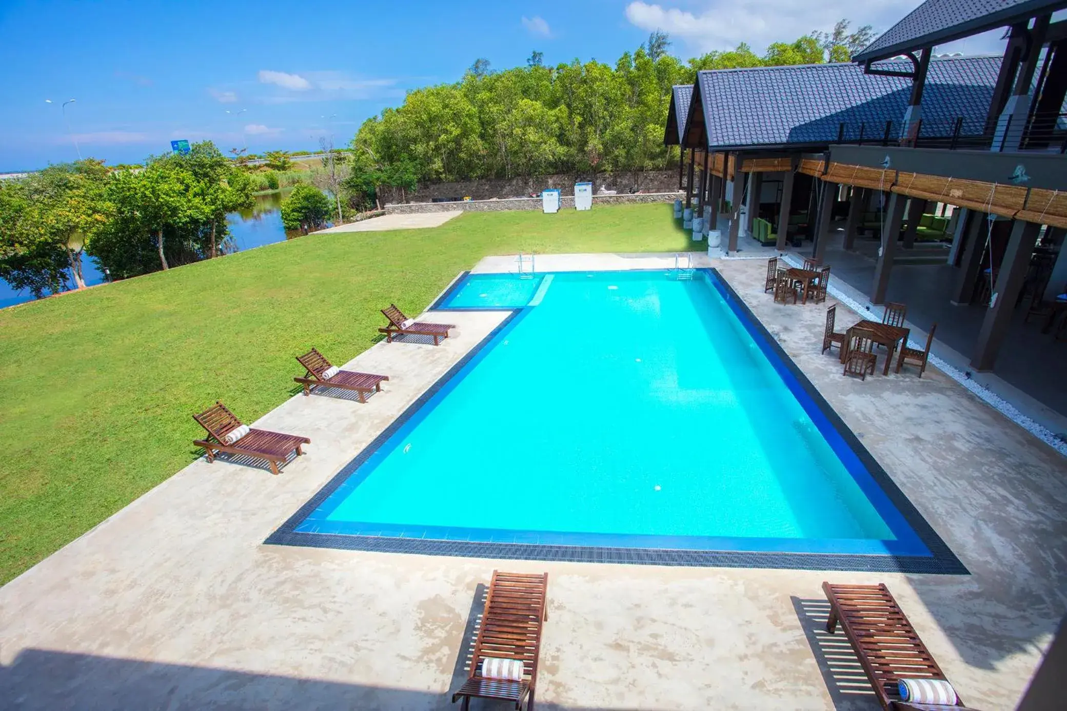 Swimming pool in Amora Lagoon Hotel Swimming pool in Amora Lagoon Hotel