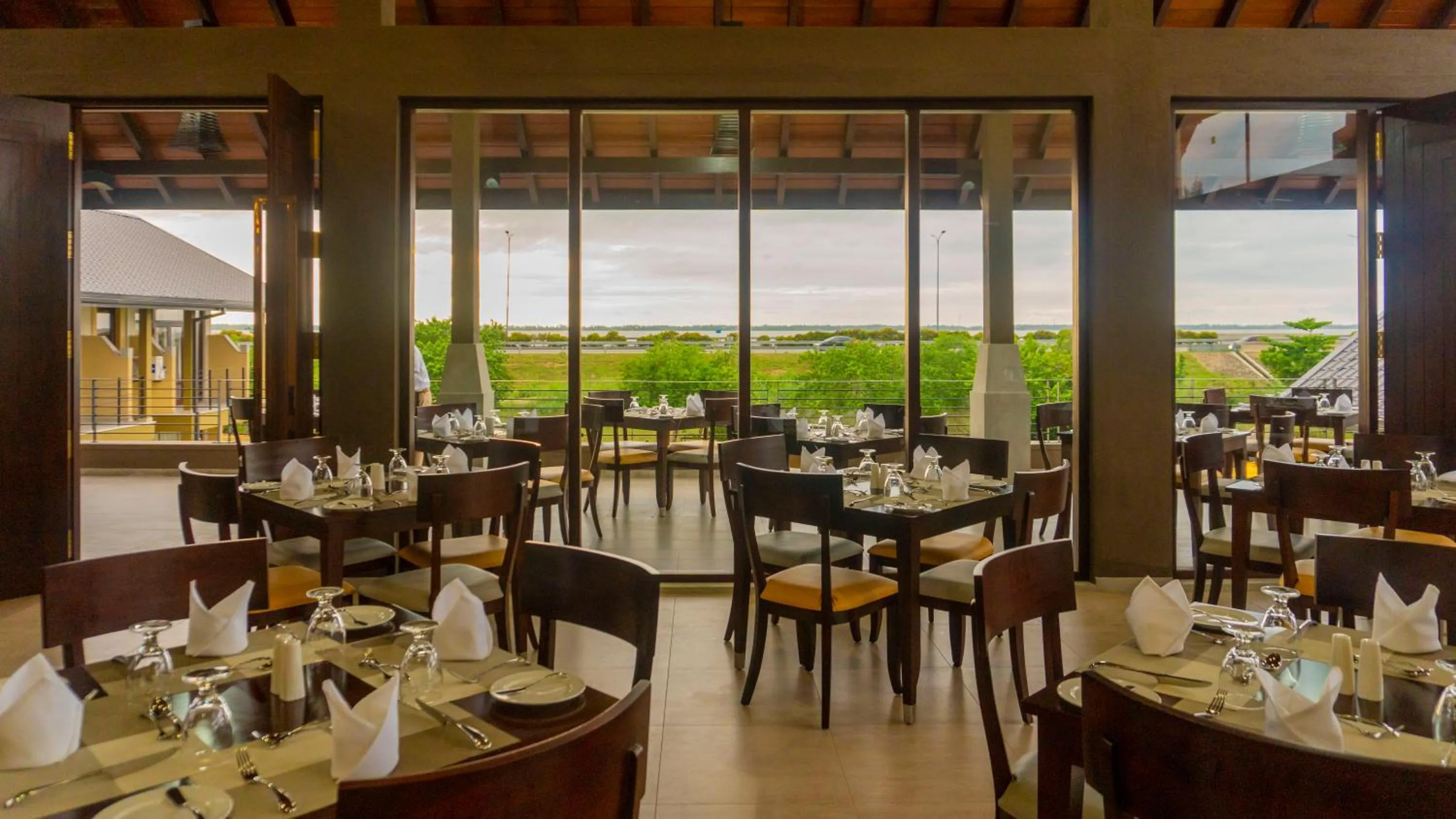 Restaurant/places to eat in Amora Lagoon Hotel