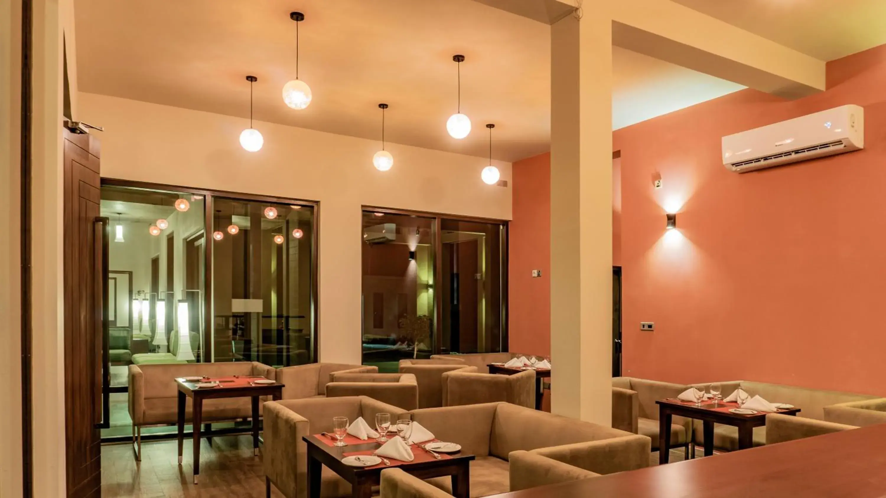 Lounge or bar in Amora Lagoon Hotel Lounge or bar in Amora Lagoon Hotel