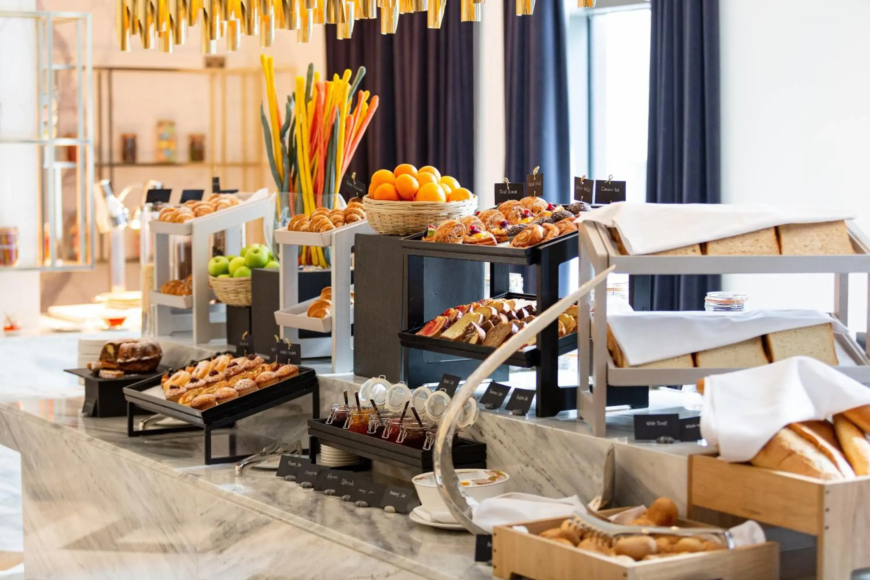 Restaurant/places to eat in Dusit Doha Hotel Restaurant/places to eat in Dusit Doha Hotel