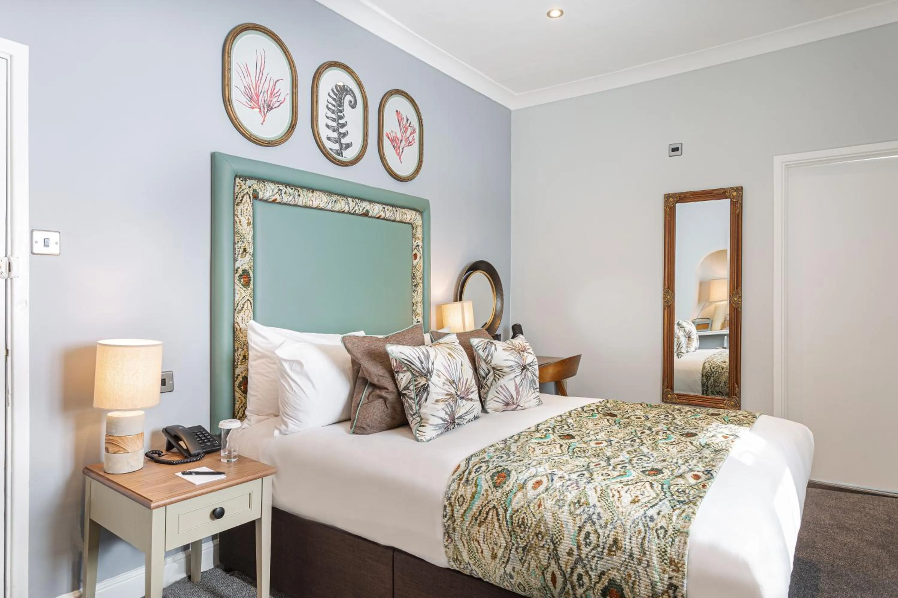 Bed in The Manor Coastal Hotel & Inn, Blakeney - The Coaching Inn Group
