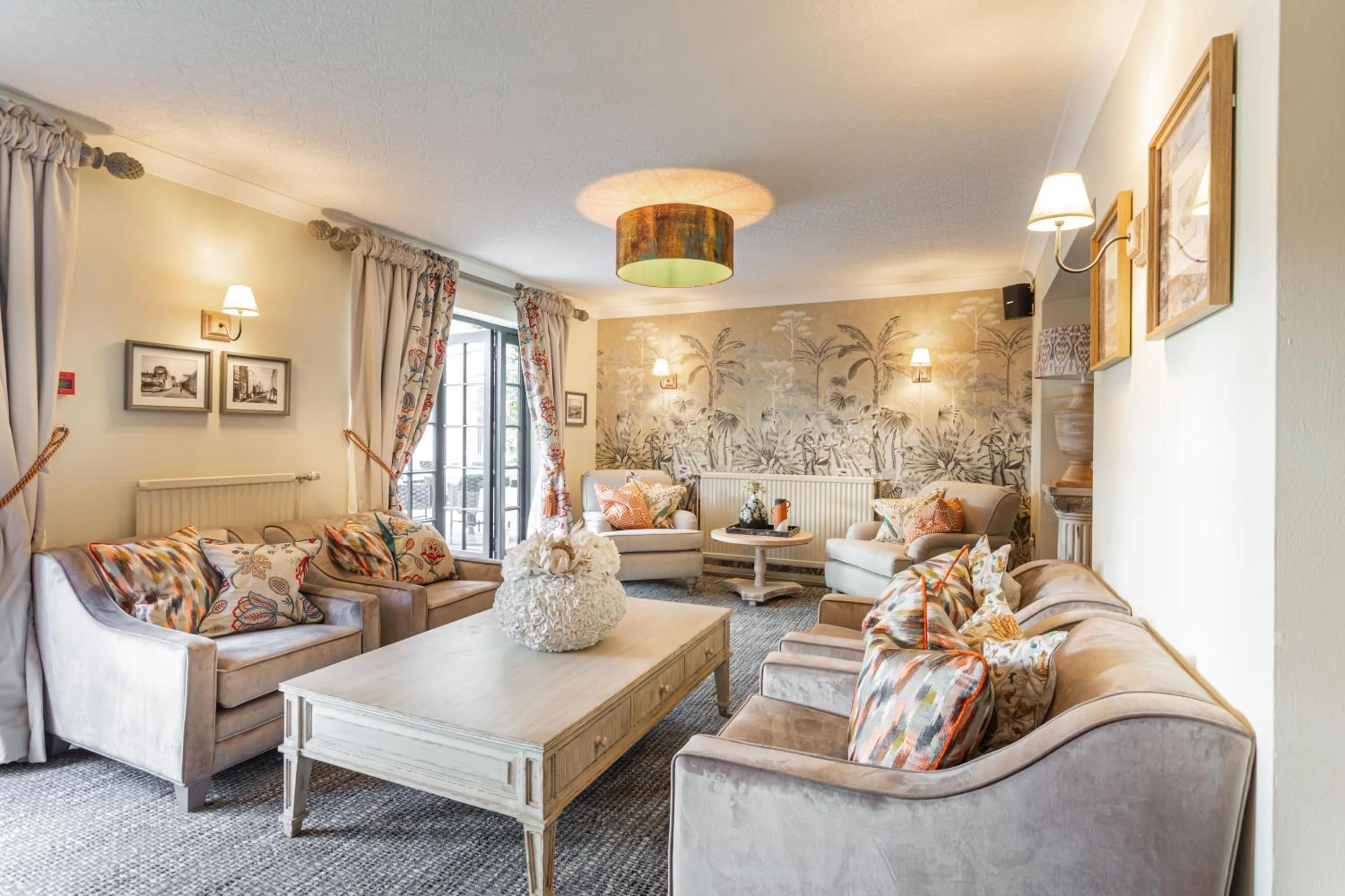 Lounge or bar in The Manor Coastal Hotel & Inn, Blakeney - The Coaching Inn Group
