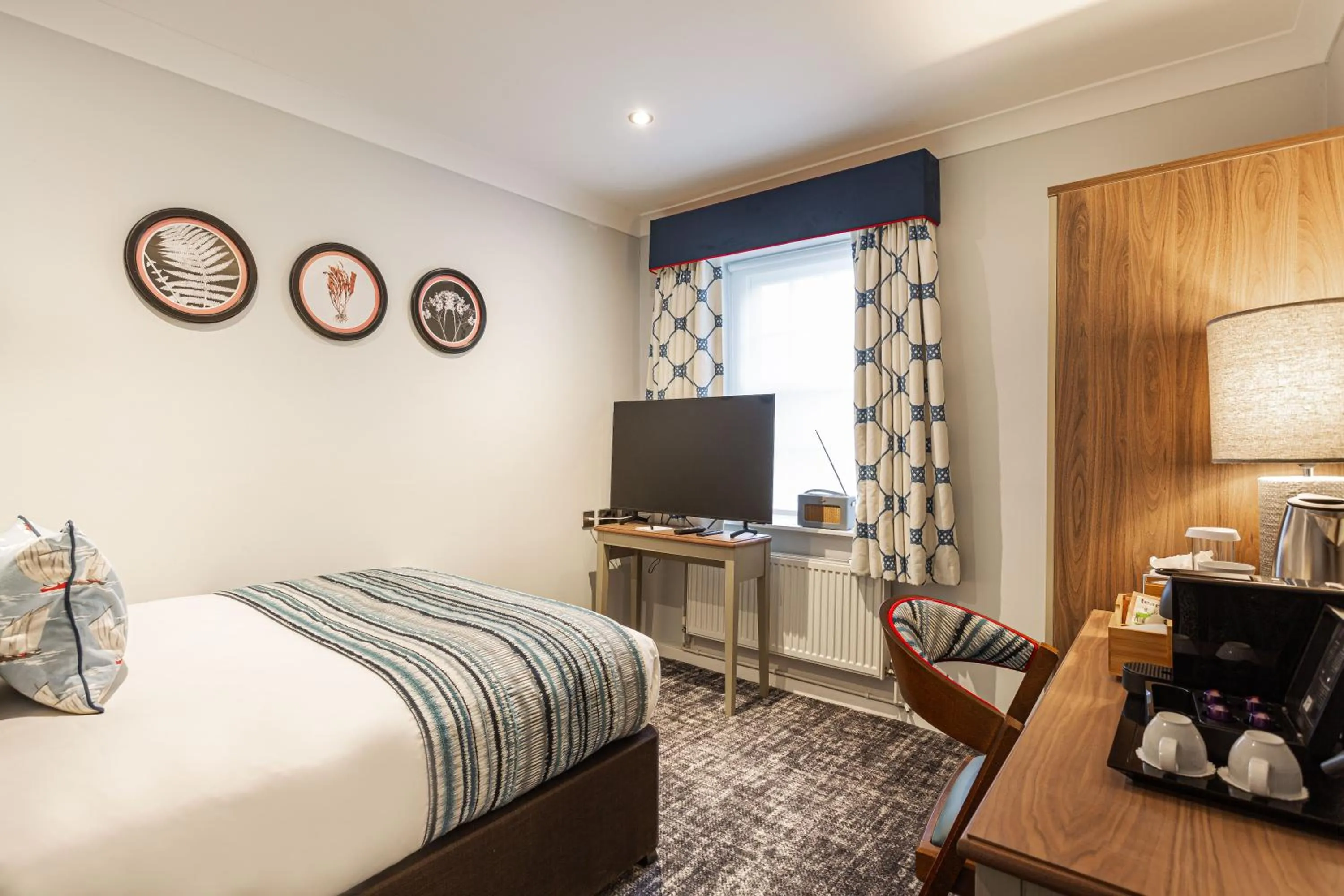 Bed in The Manor Coastal Hotel & Inn, Blakeney - The Coaching Inn Group