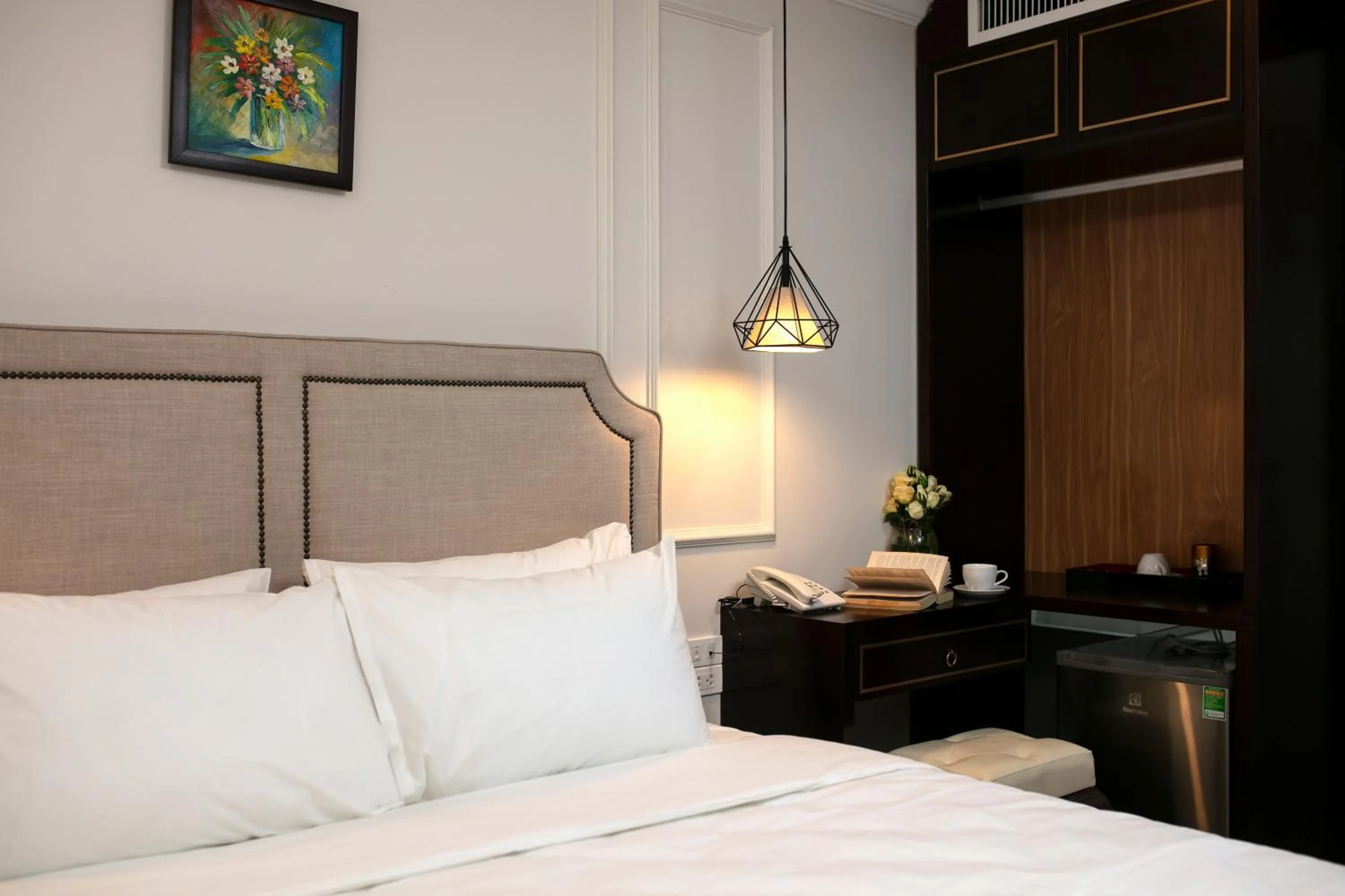 Photo of the whole room, Bed in Golden Legend Palace Hotel & Travel