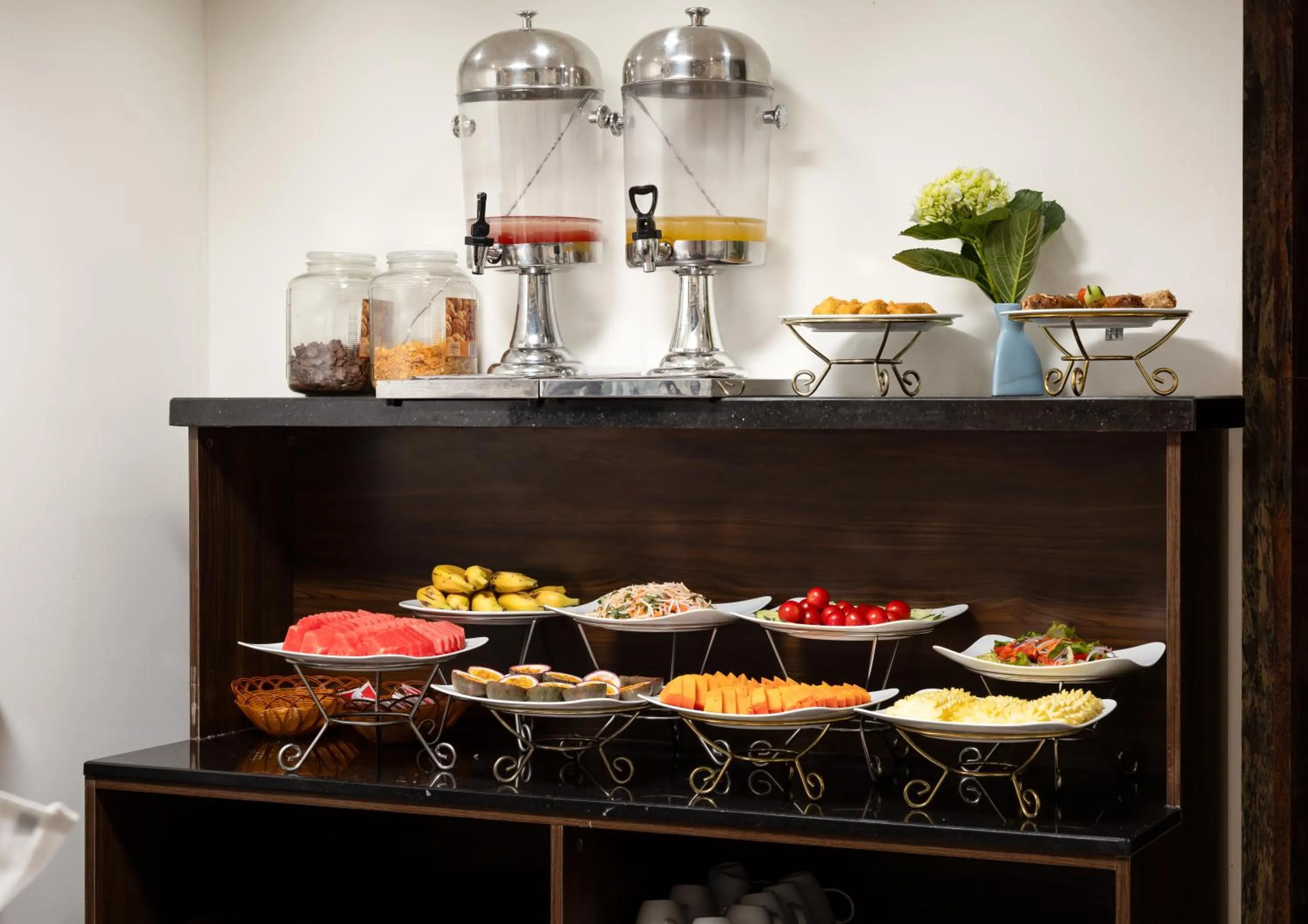 Buffet breakfast in Golden Legend Palace Hotel & Travel