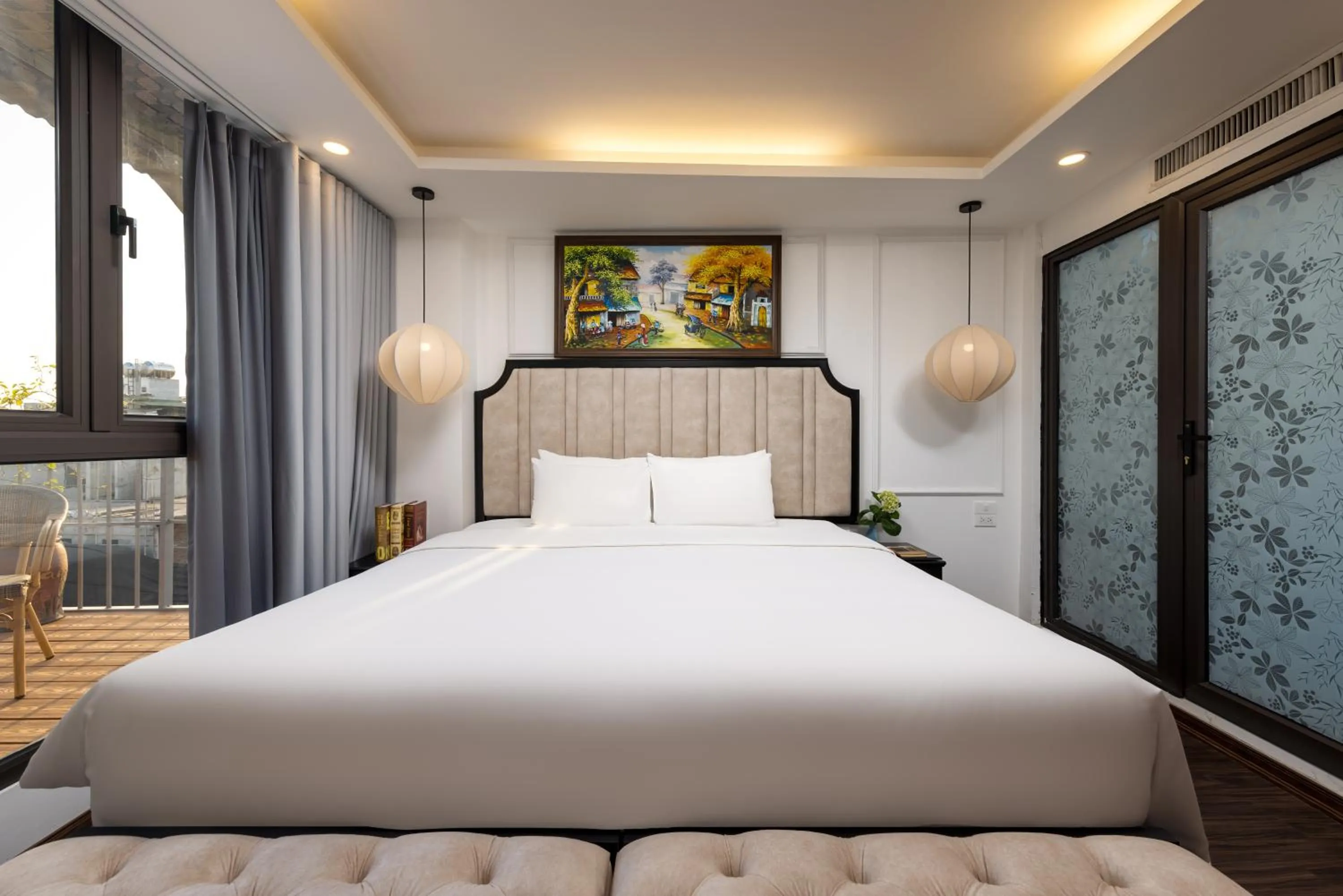 Bed in Golden Legend Palace Hotel & Travel