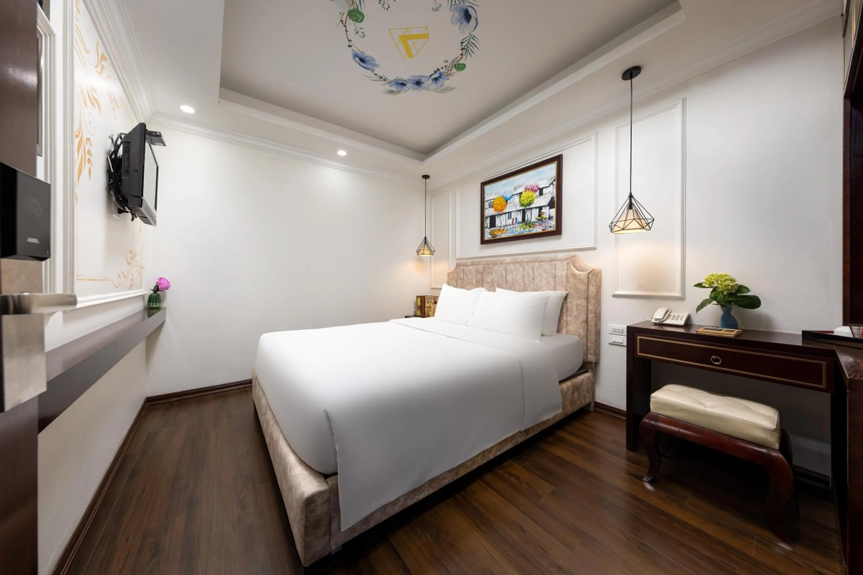 Bed in Golden Legend Palace Hotel & Travel