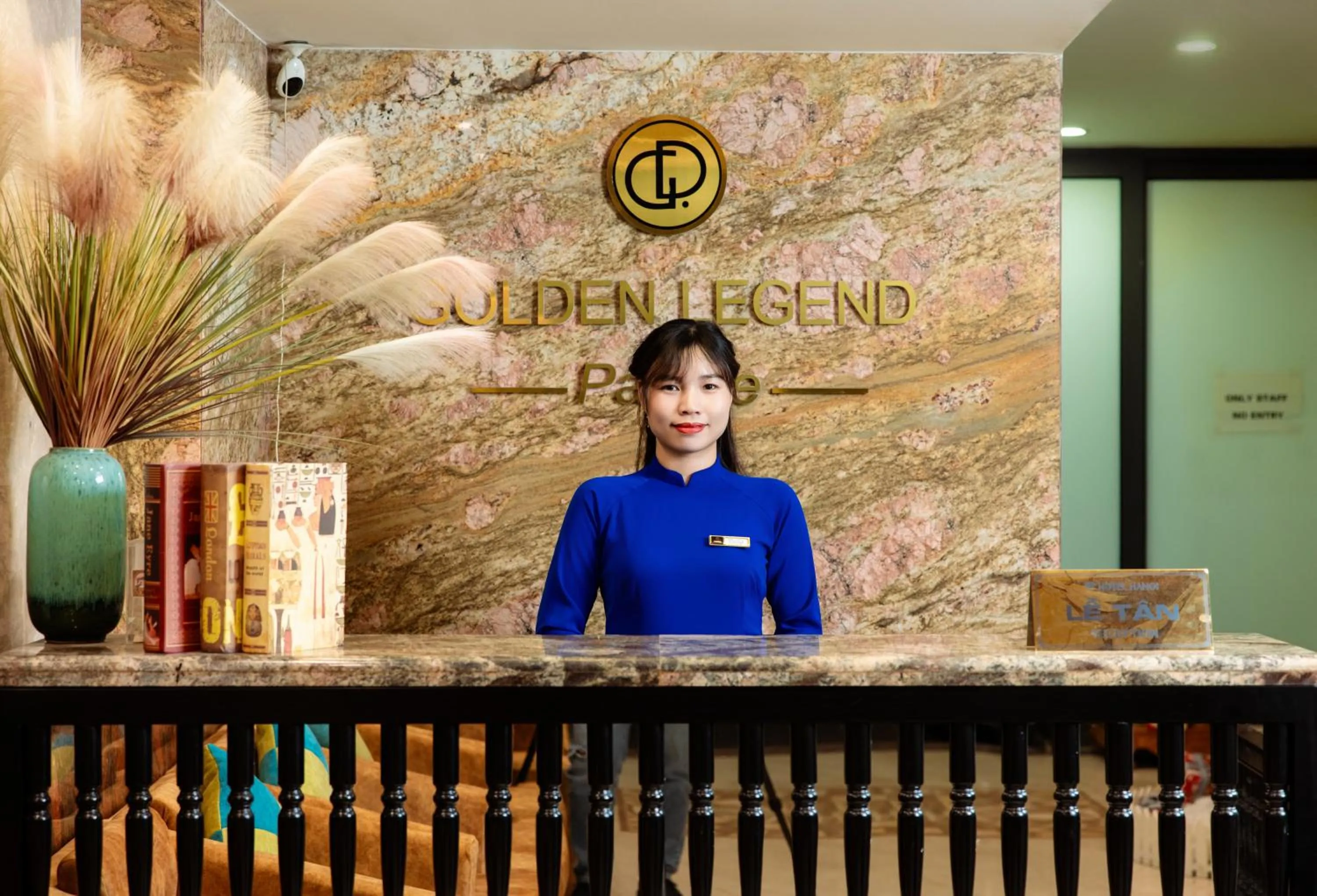 Lobby or reception in Golden Legend Palace Hotel & Travel