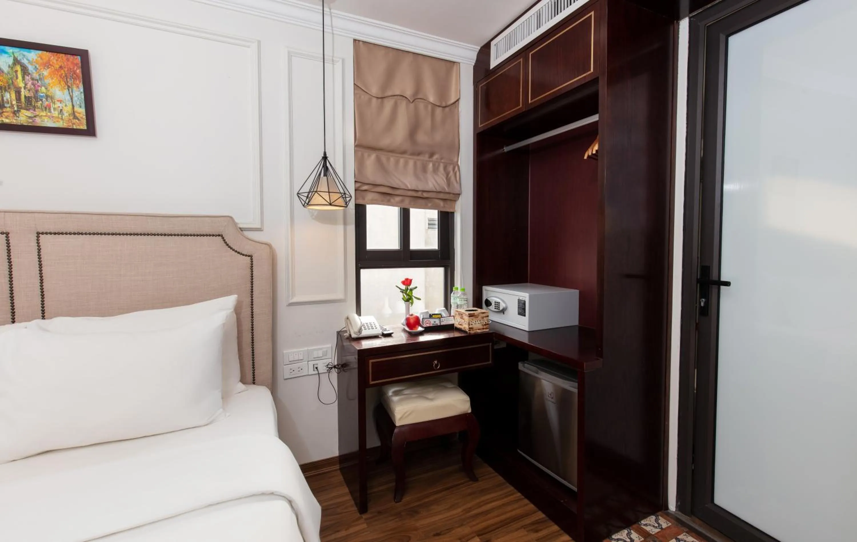 Bedroom, Bed in Golden Legend Palace Hotel & Travel