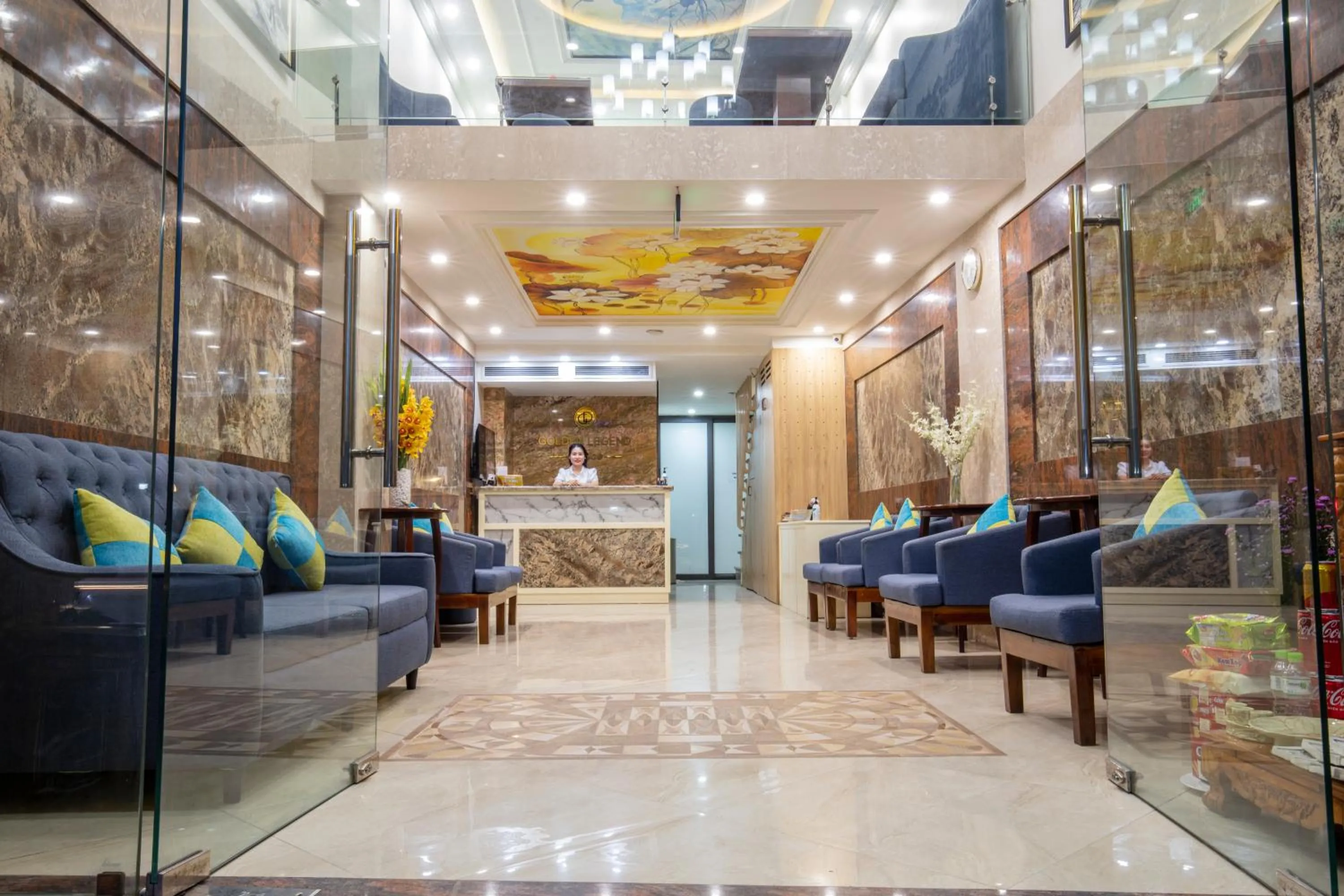 Lobby or reception in Golden Legend Palace Hotel & Travel