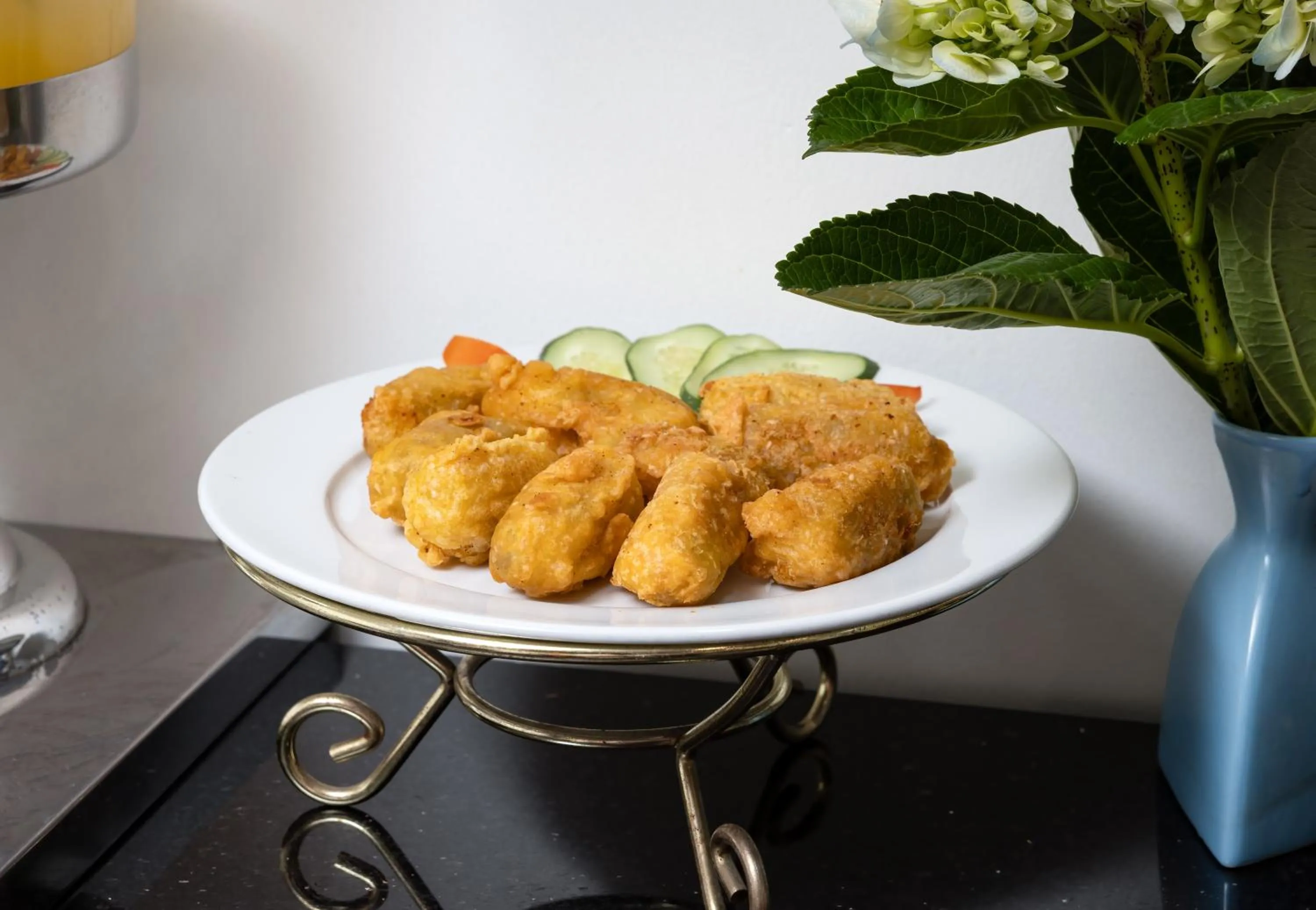 Food in Golden Legend Palace Hotel & Travel