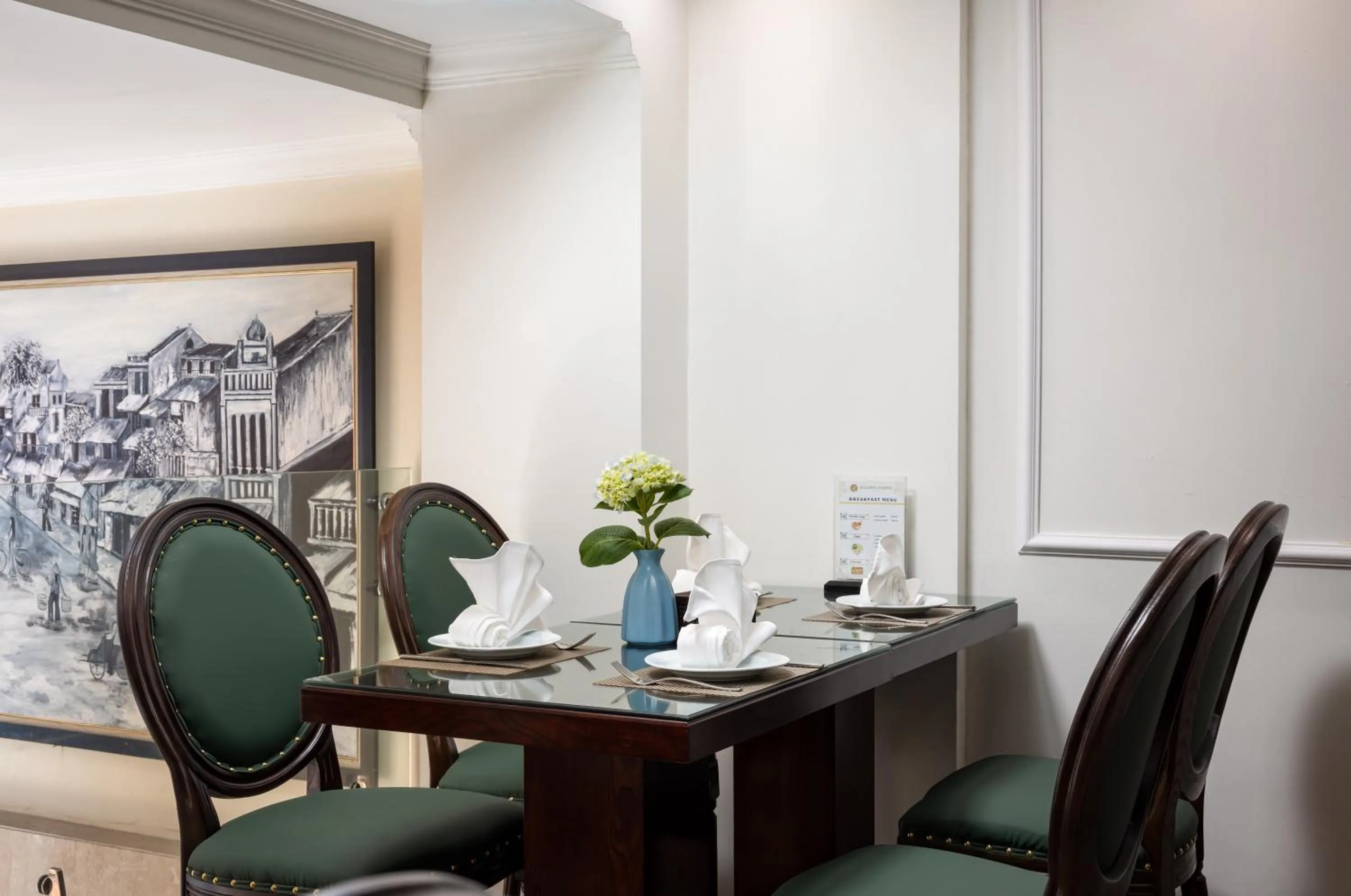 Seating area in Golden Legend Palace Hotel & Travel