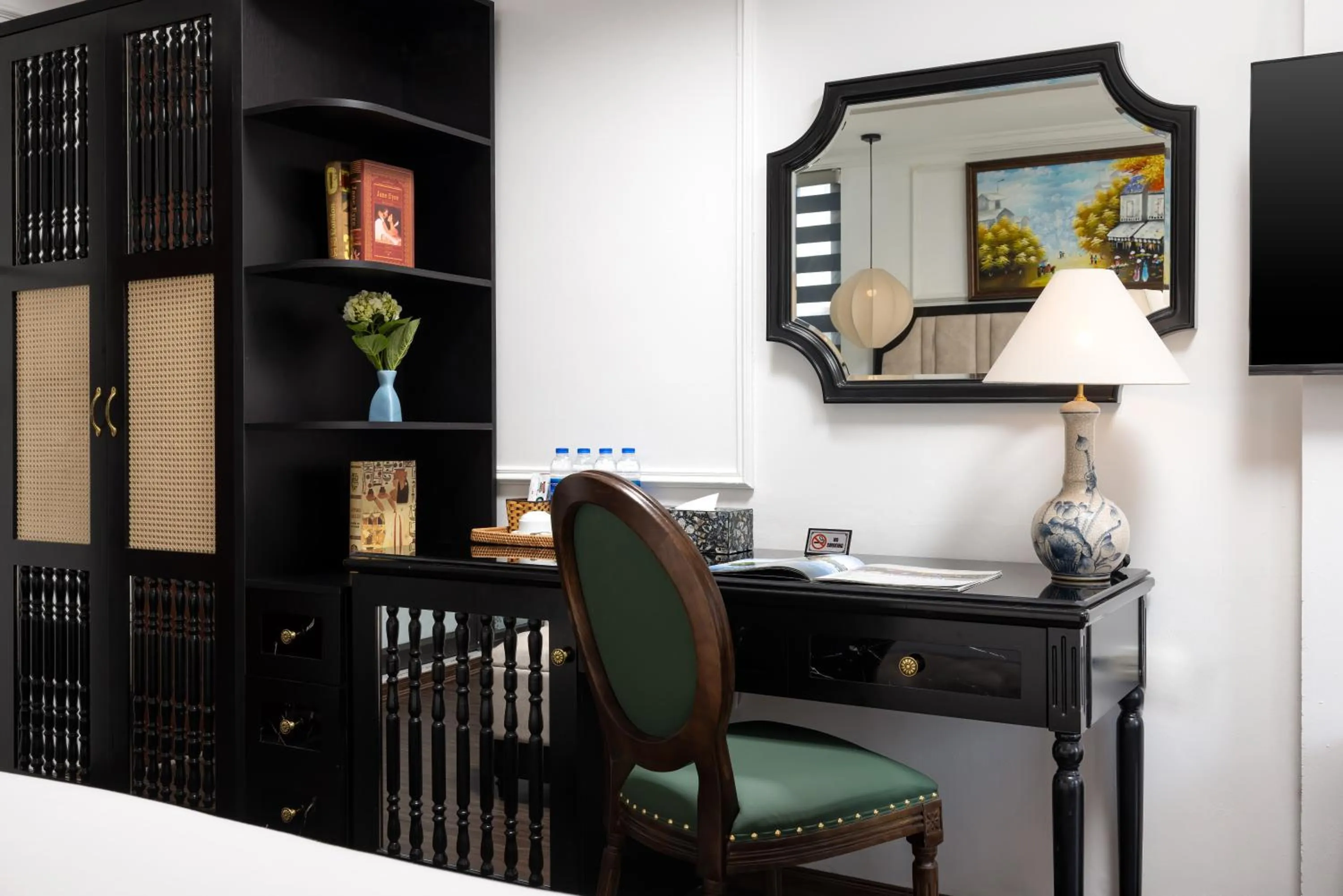 TV and multimedia in Golden Legend Palace Hotel & Travel