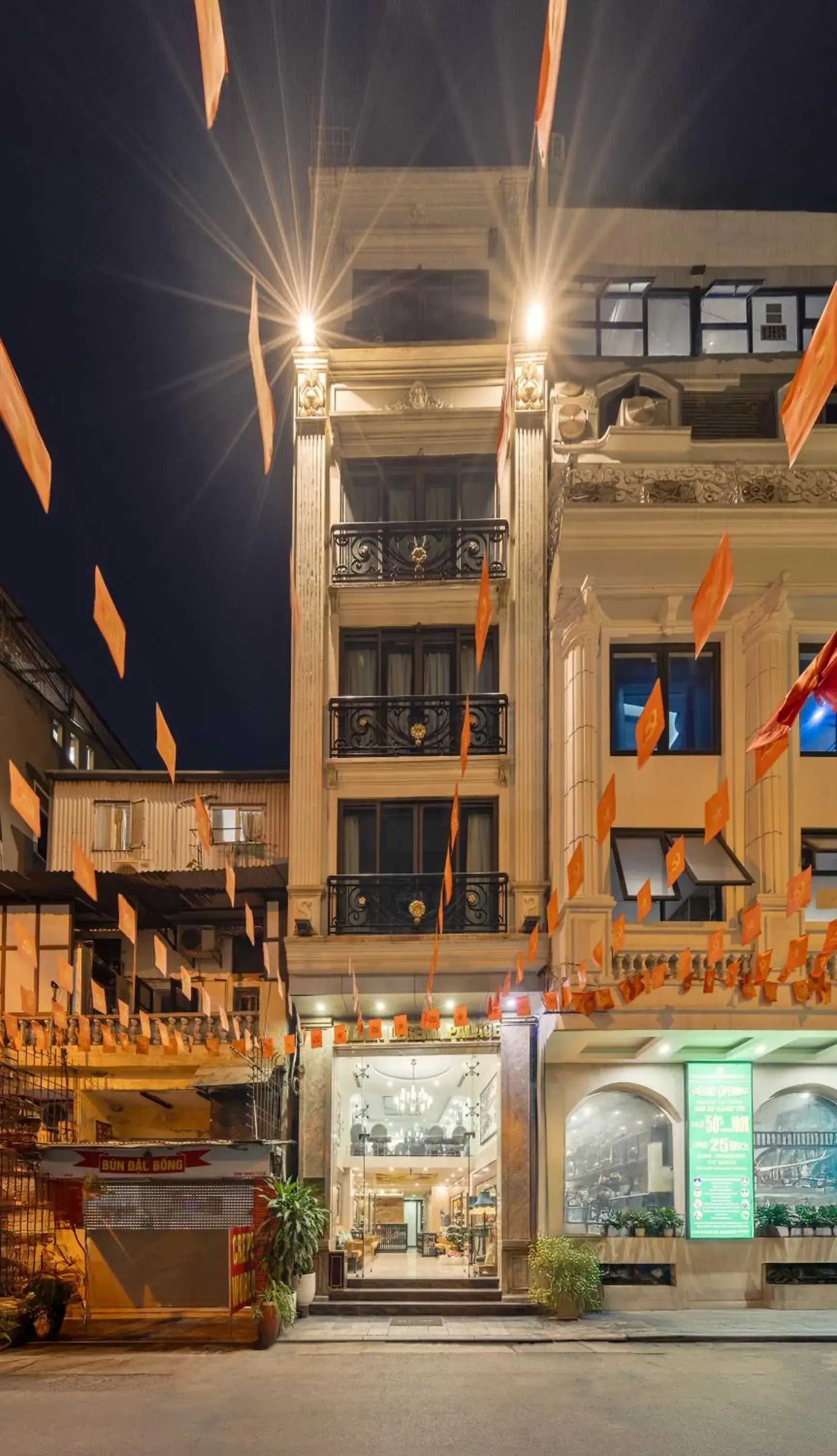 Property building in Golden Legend Palace Hotel & Travel Property building in Golden Legend Palace Hotel & Travel