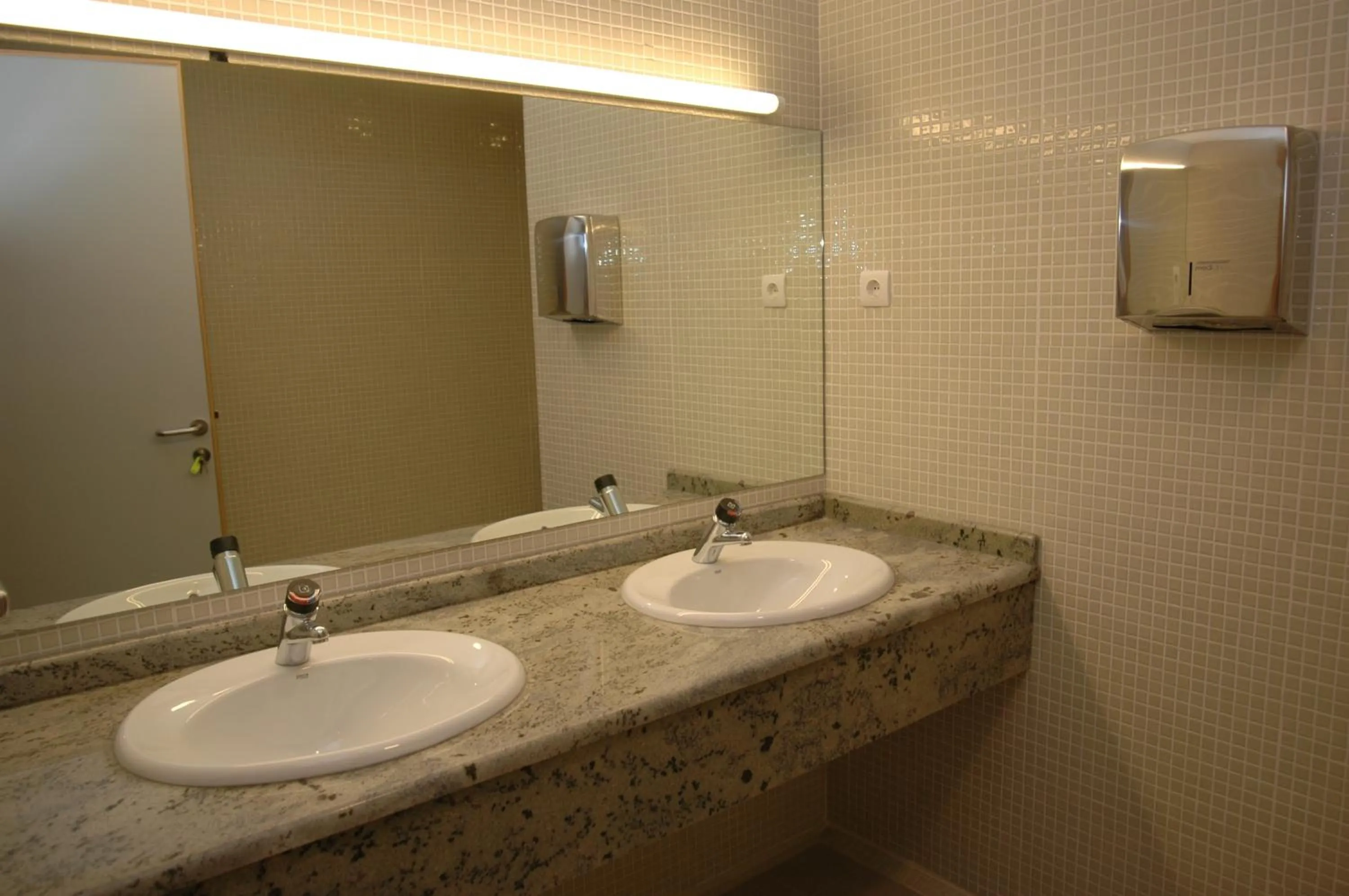 Toilet in Albergue Trinkete Etxea