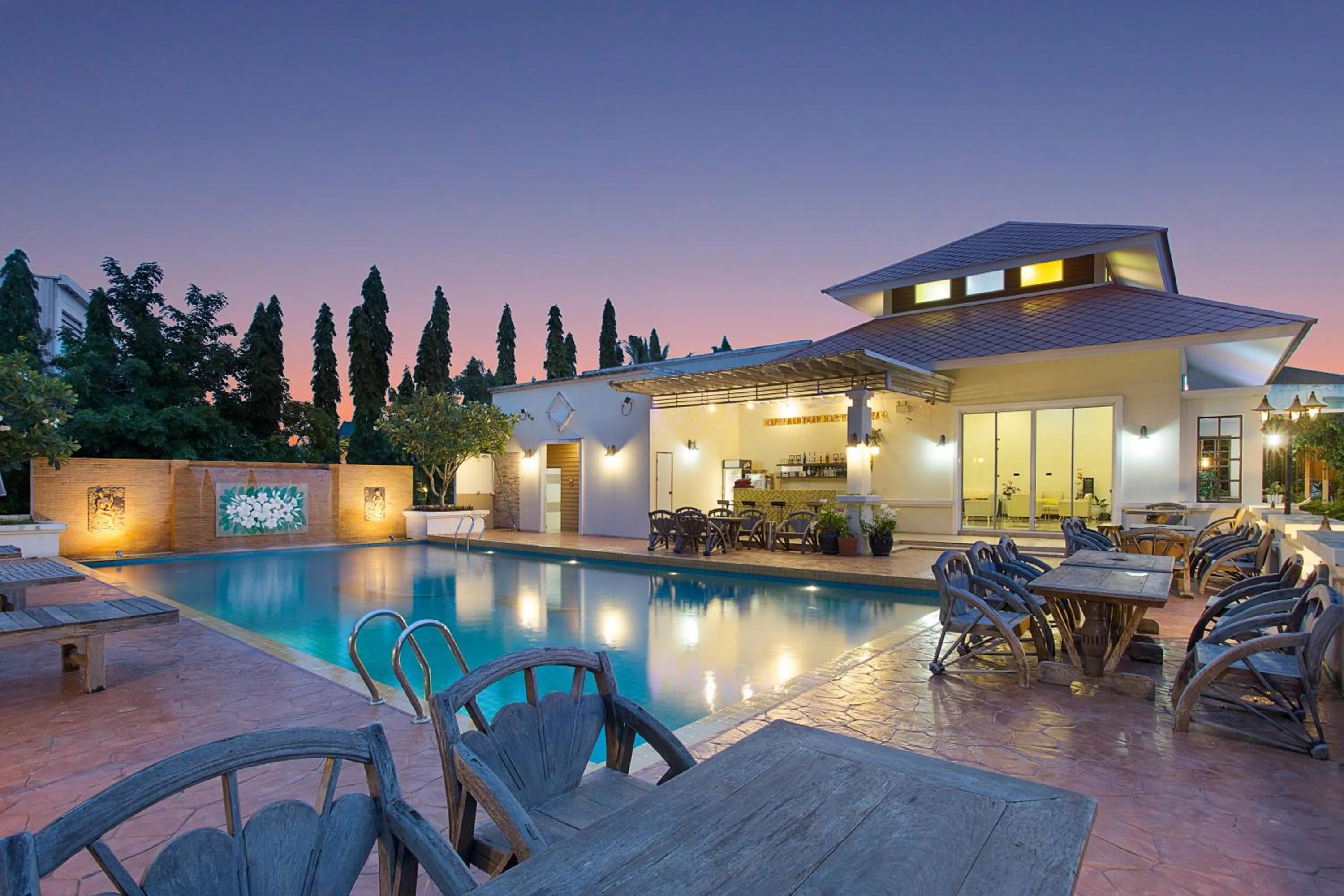 C-House & Residence Hotel Amata City