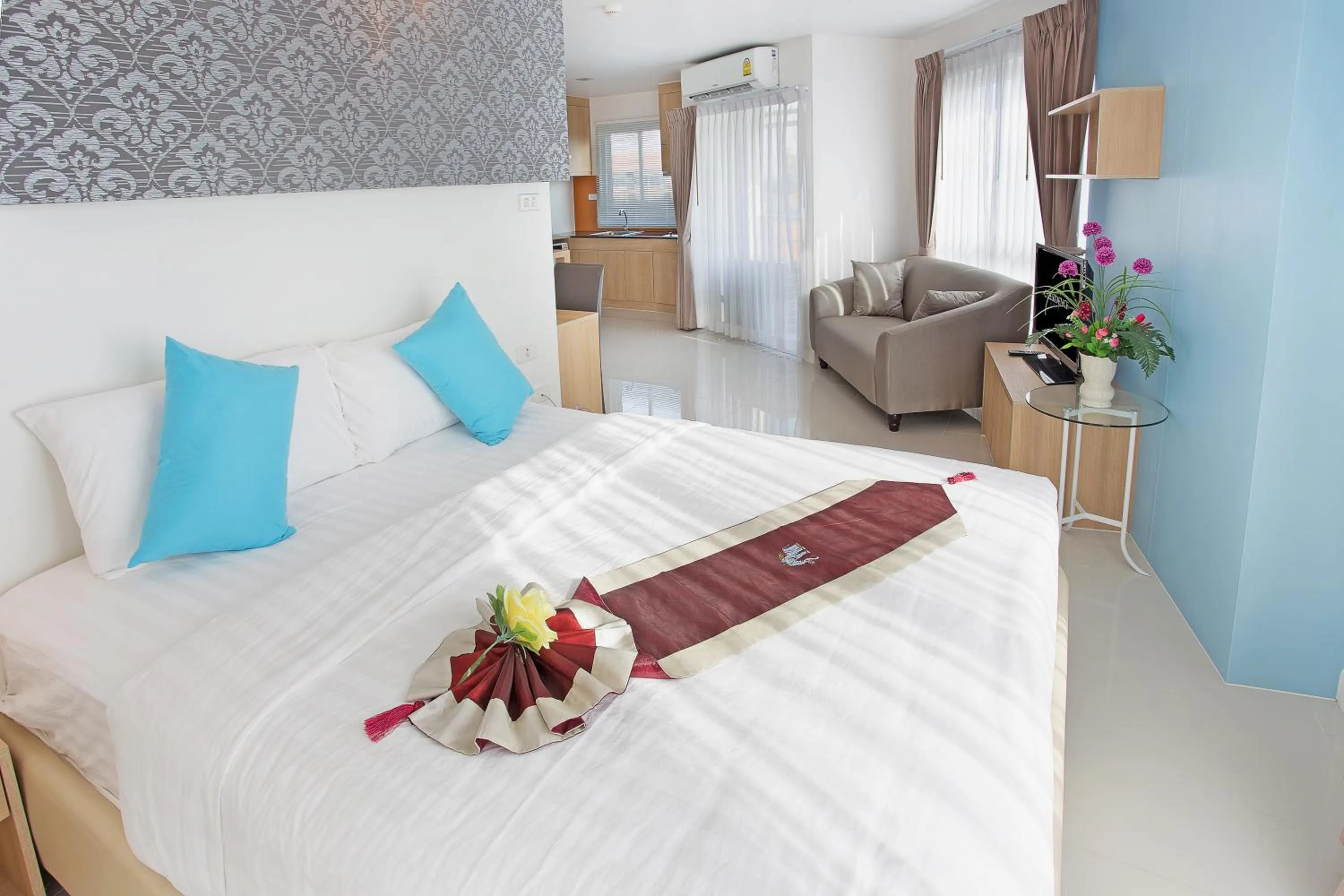 Deluxe Room in C-House & Residence Hotel Amata City