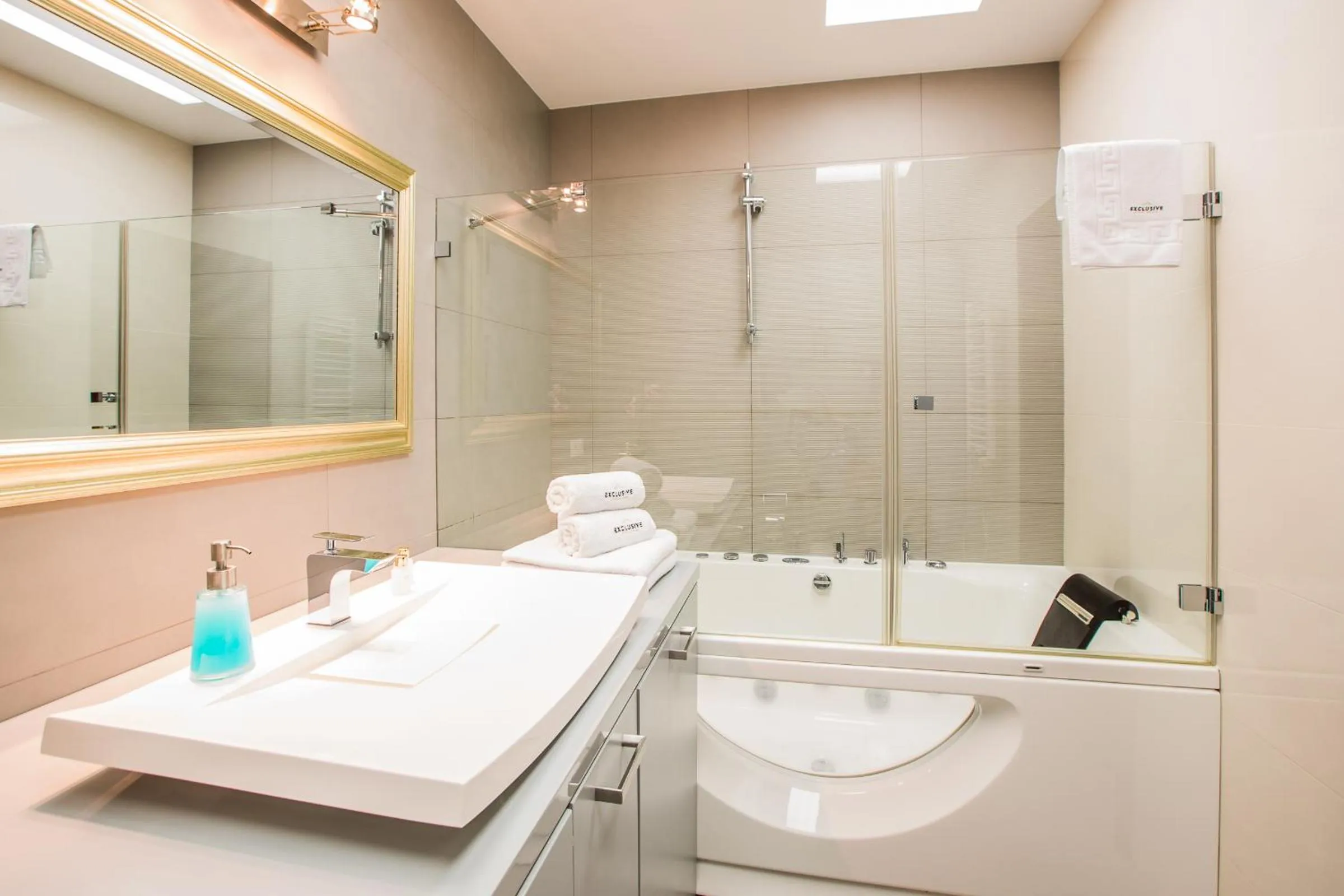 Hot Tub in EXCLUSIVE Aparthotel