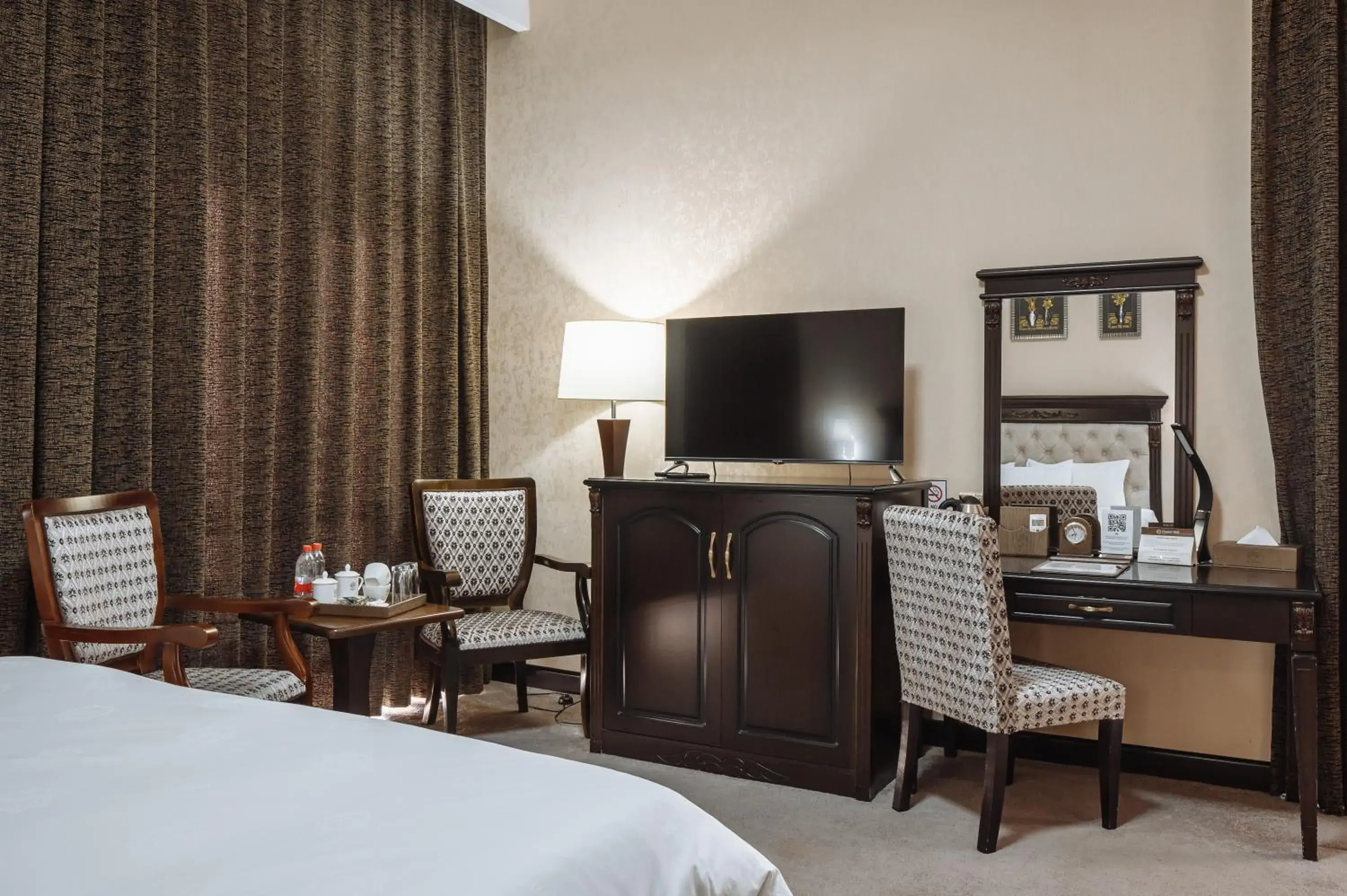 Photo of the whole room, Bed in Daniel Hill Hotel Photo of the whole room, Bed in Daniel Hill Hotel