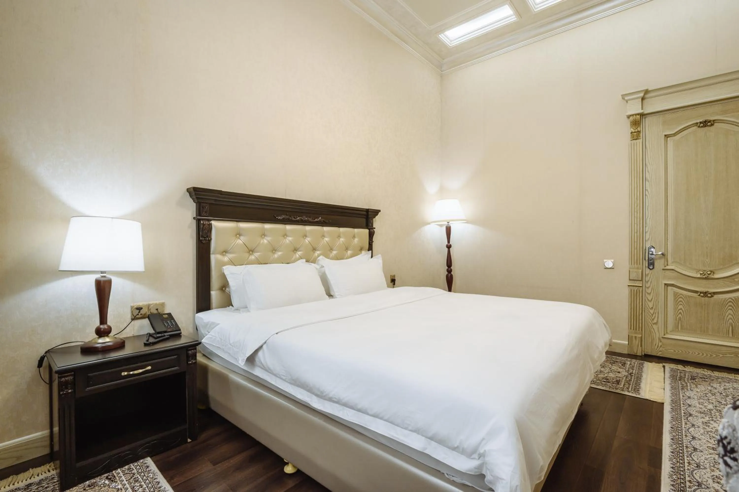 Bedroom, Bed in Daniel Hill Hotel