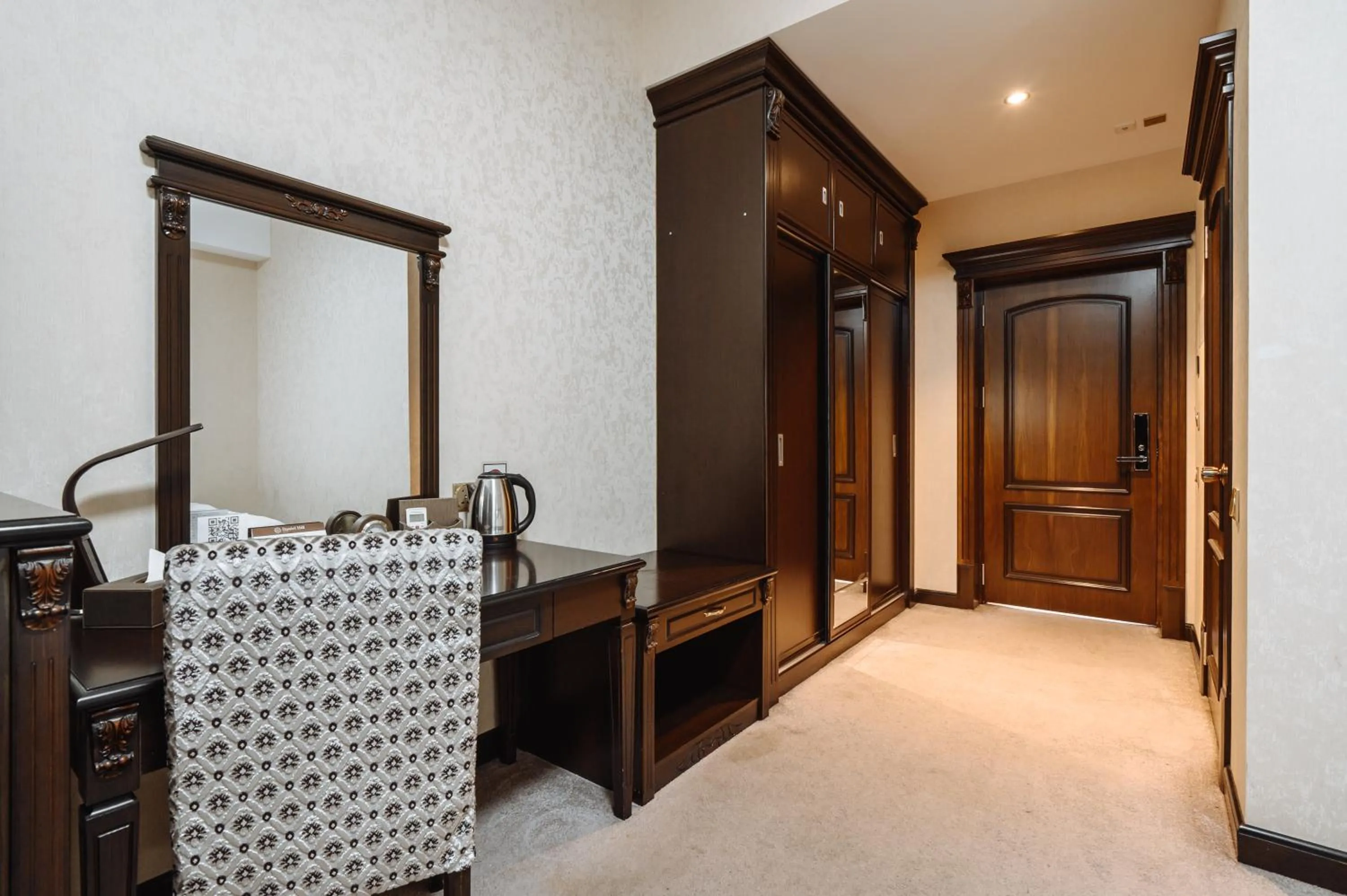 Photo of the whole room in Daniel Hill Hotel