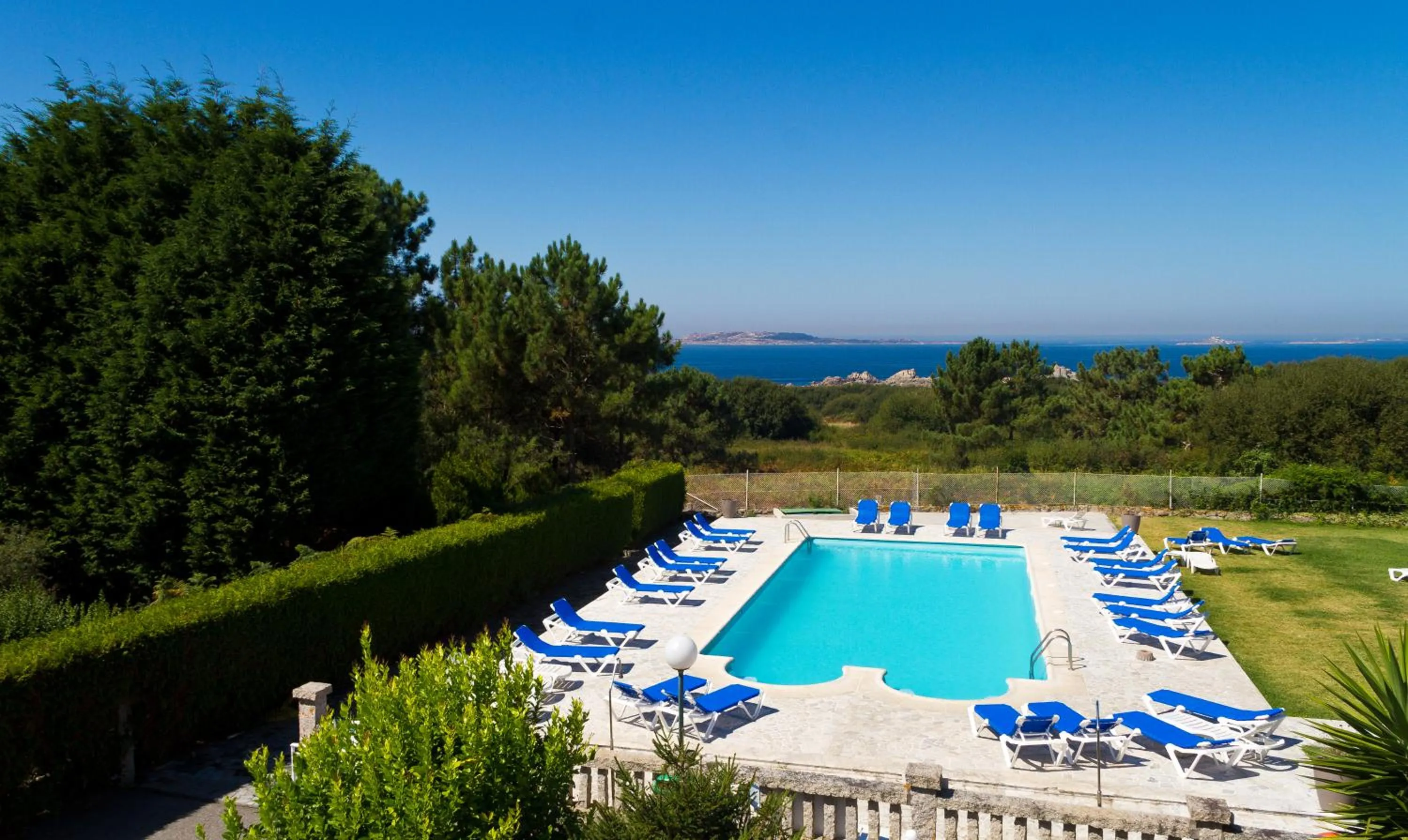 Swimming pool in Duerming San Vicente Hotel