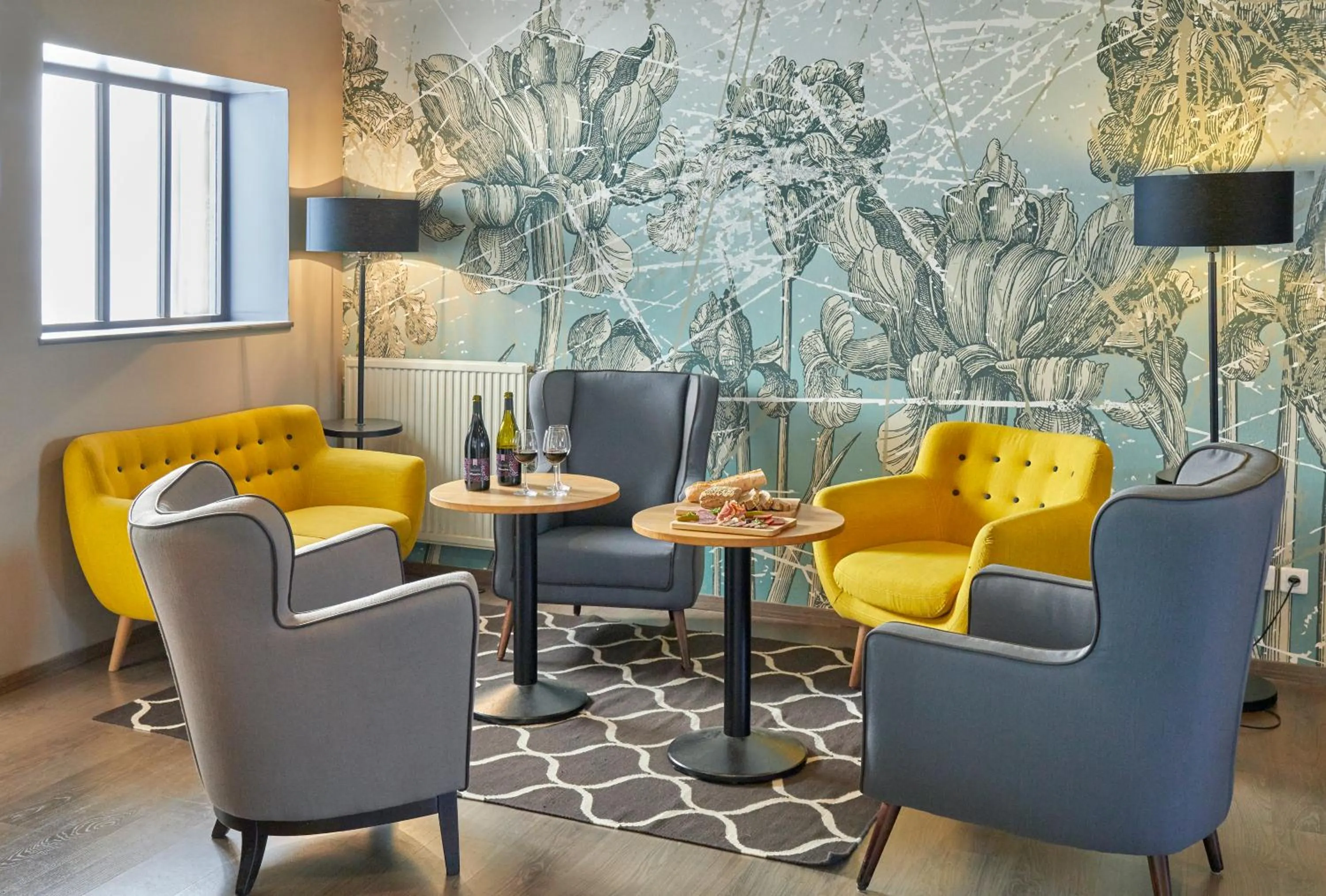 Living room in Logis Hotel Le Nouvel