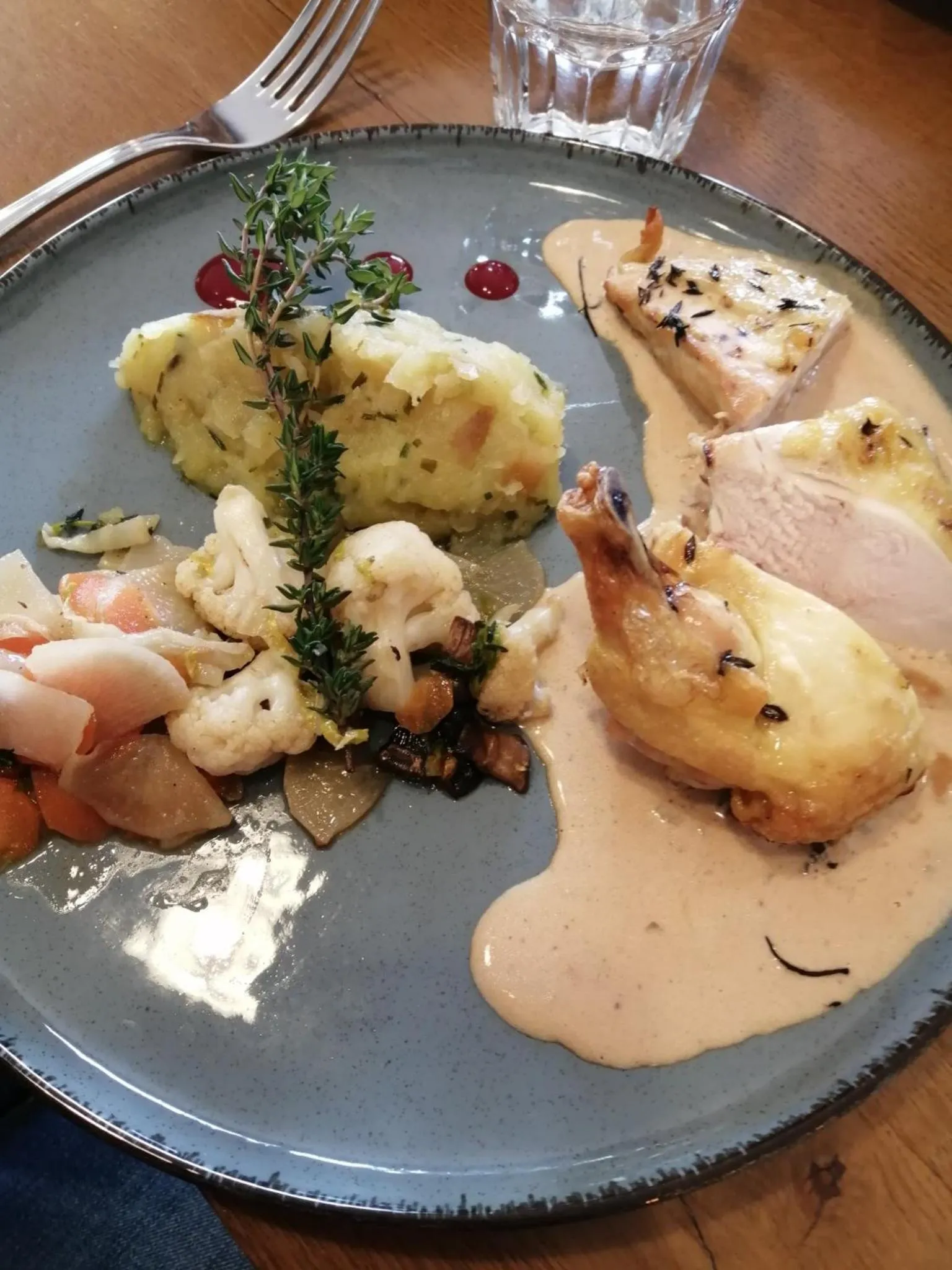 Restaurant/places to eat in Logis Hotel Le Nouvel