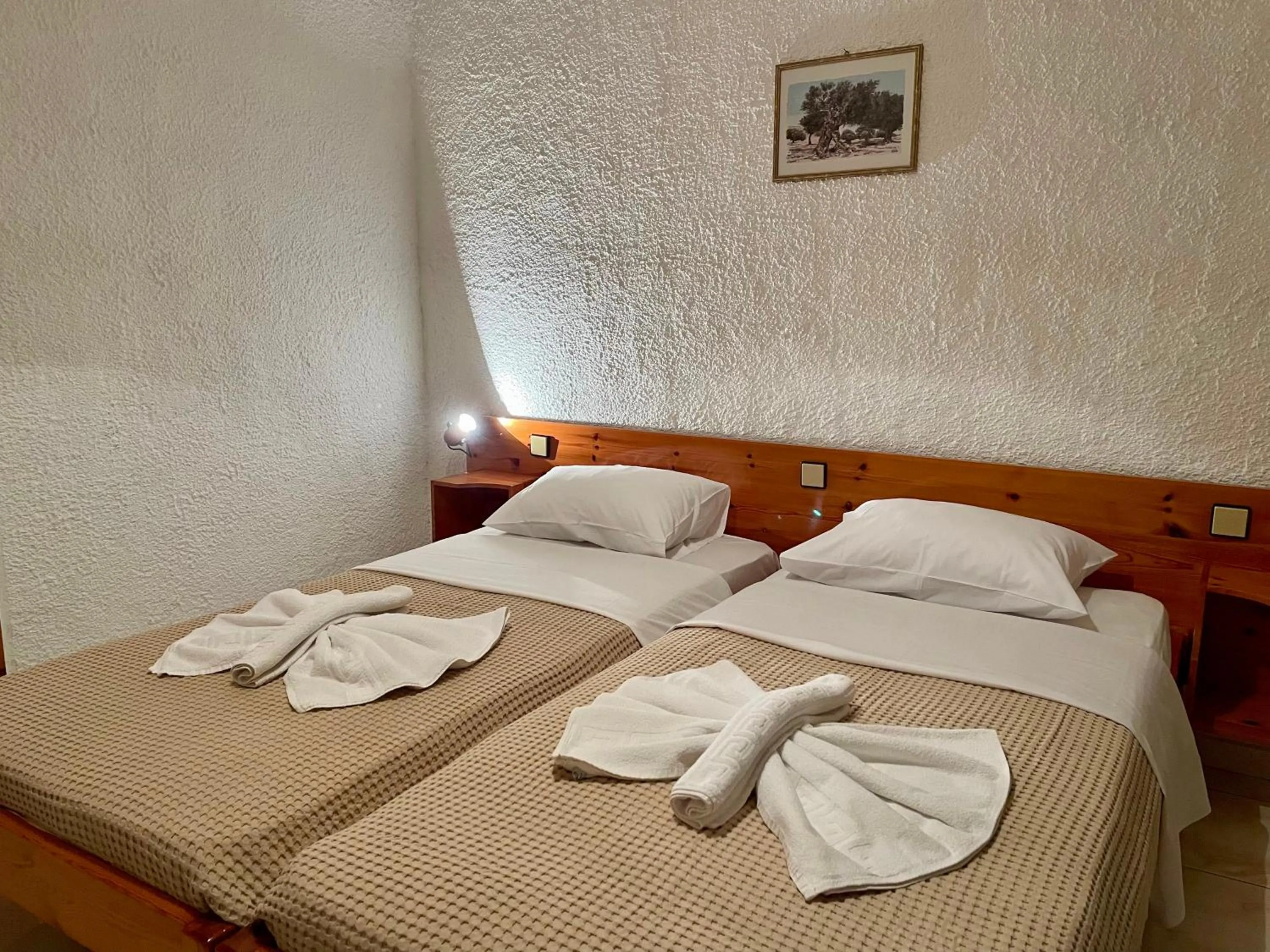 Bed in Lefka