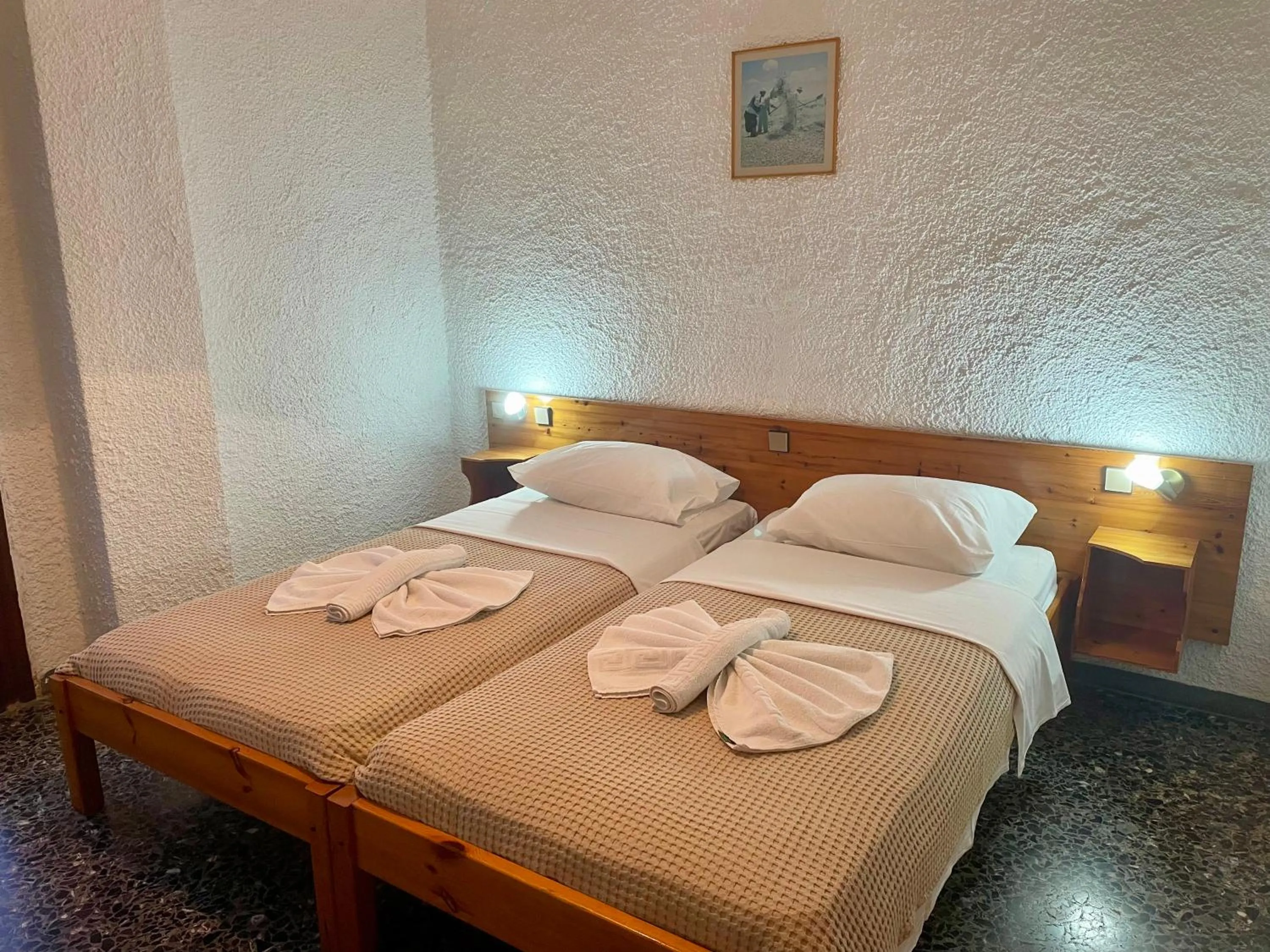 Bed in Lefka
