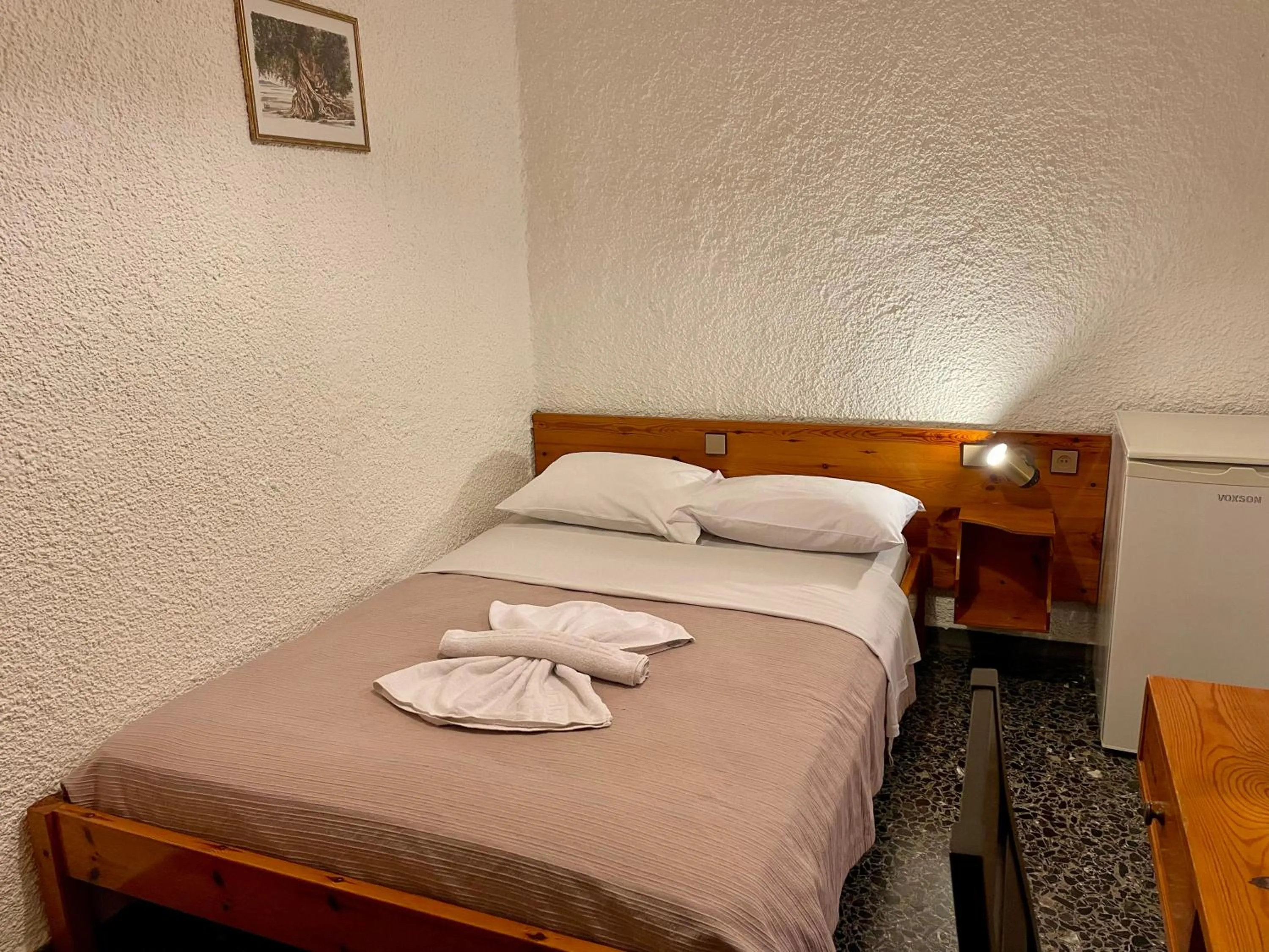 Bed in Lefka