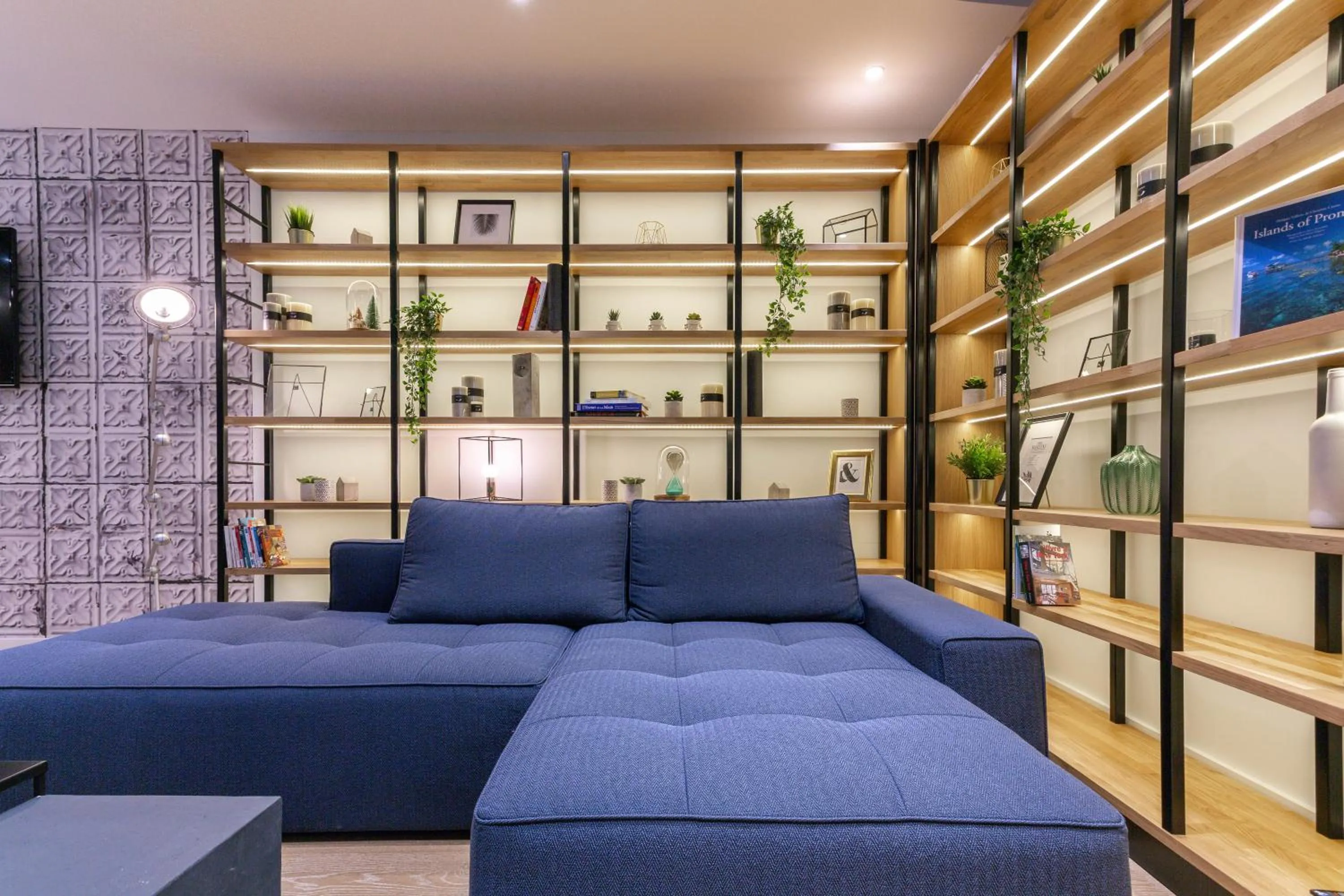 Living room in Campanile Laval Nord