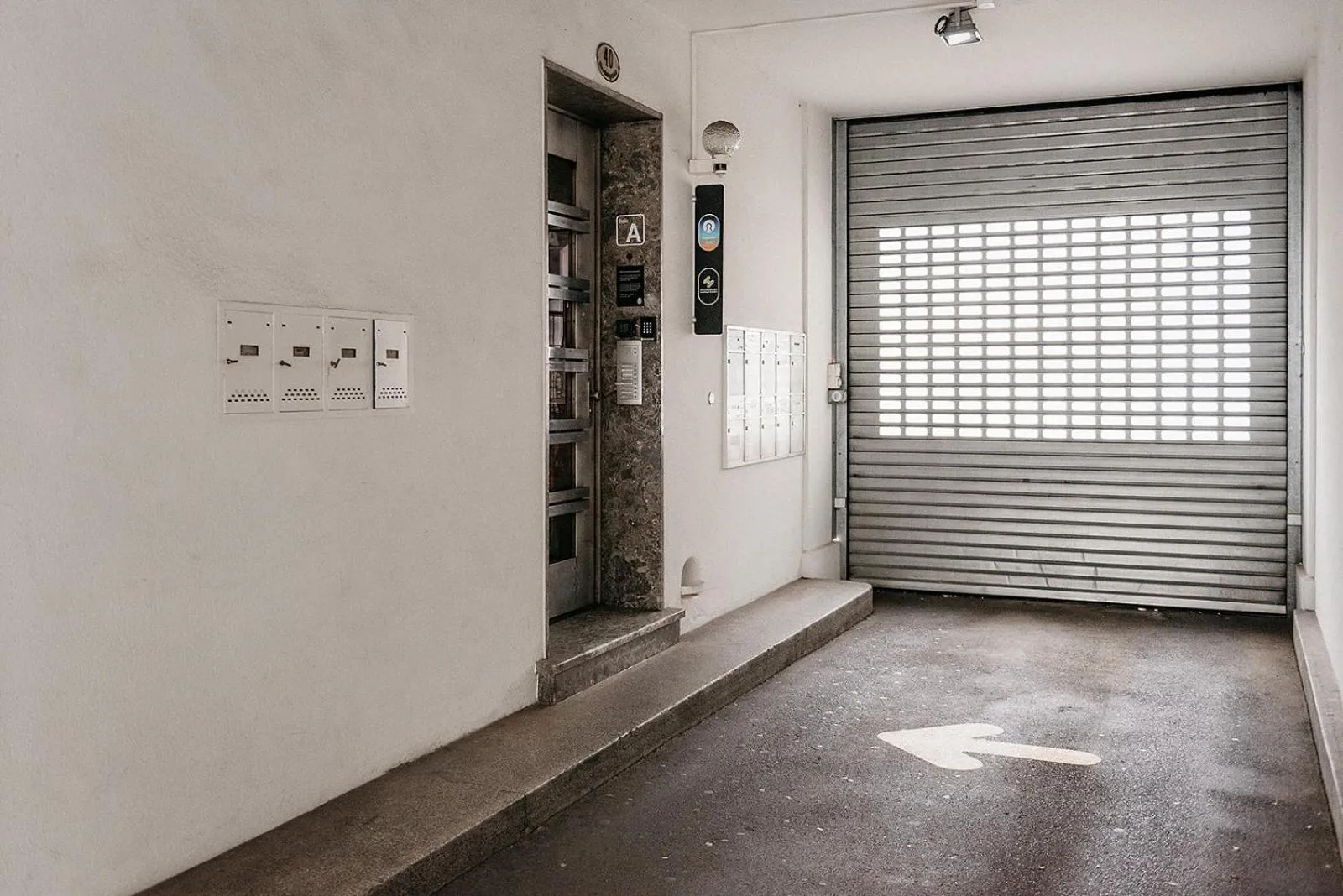 Facade/entrance in Capsule Hotel - Lucerne TheLAB