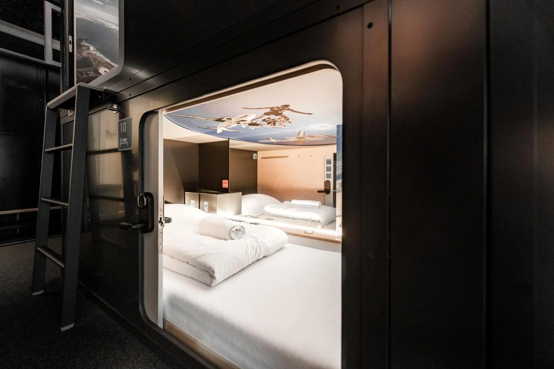 Bedroom, Bed in Capsule Hotel - Lucerne TheLAB