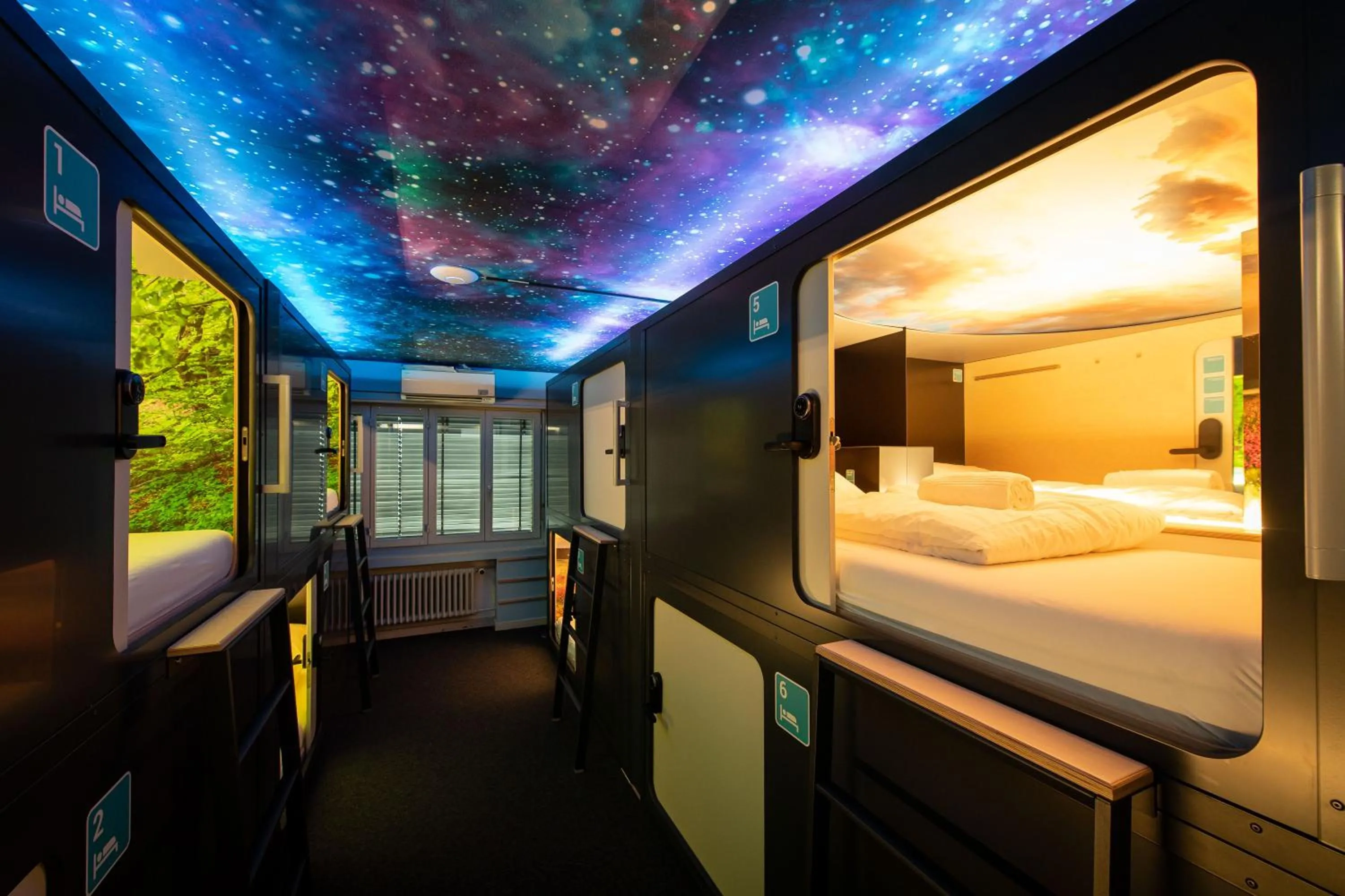Photo of the whole room, Bed in Capsule Hotel - Lucerne TheLAB