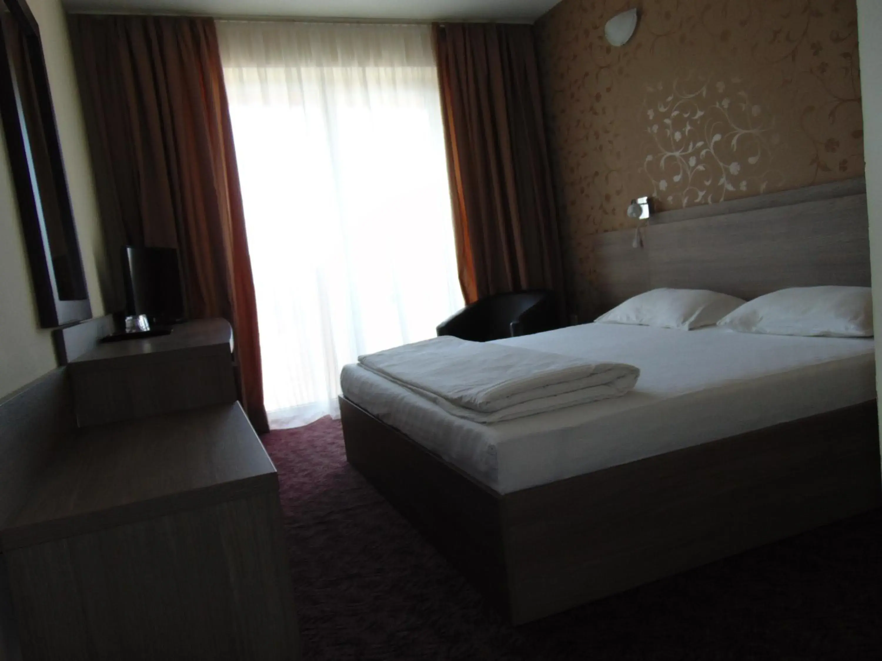 Double Room in Hotel Holiday Double Room in Hotel Holiday