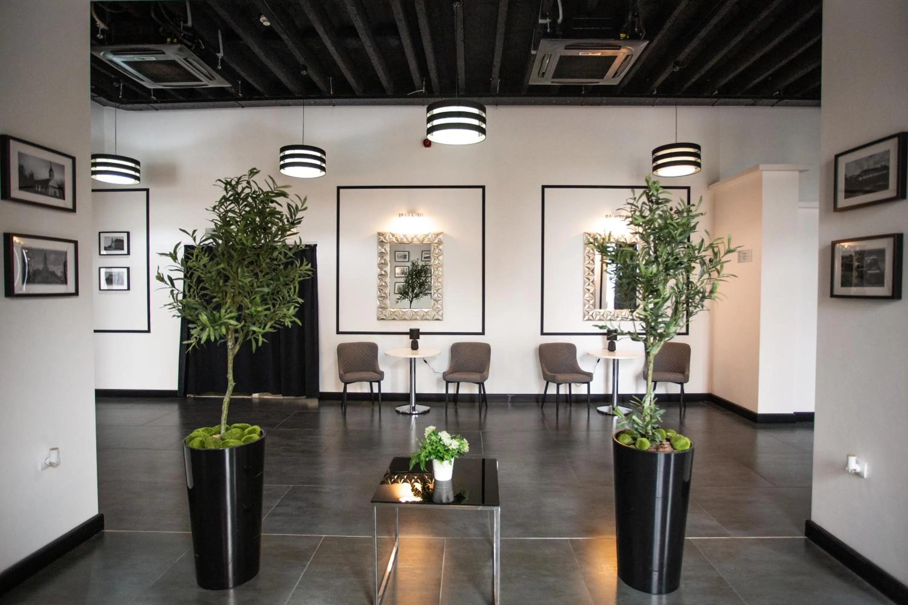 Lobby or reception in Hotel Srem