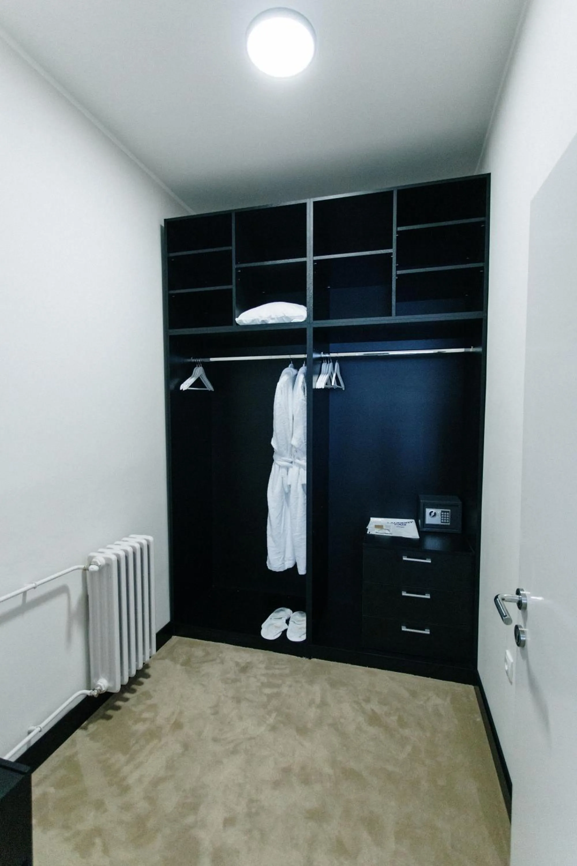 wardrobe in Hotel Srem