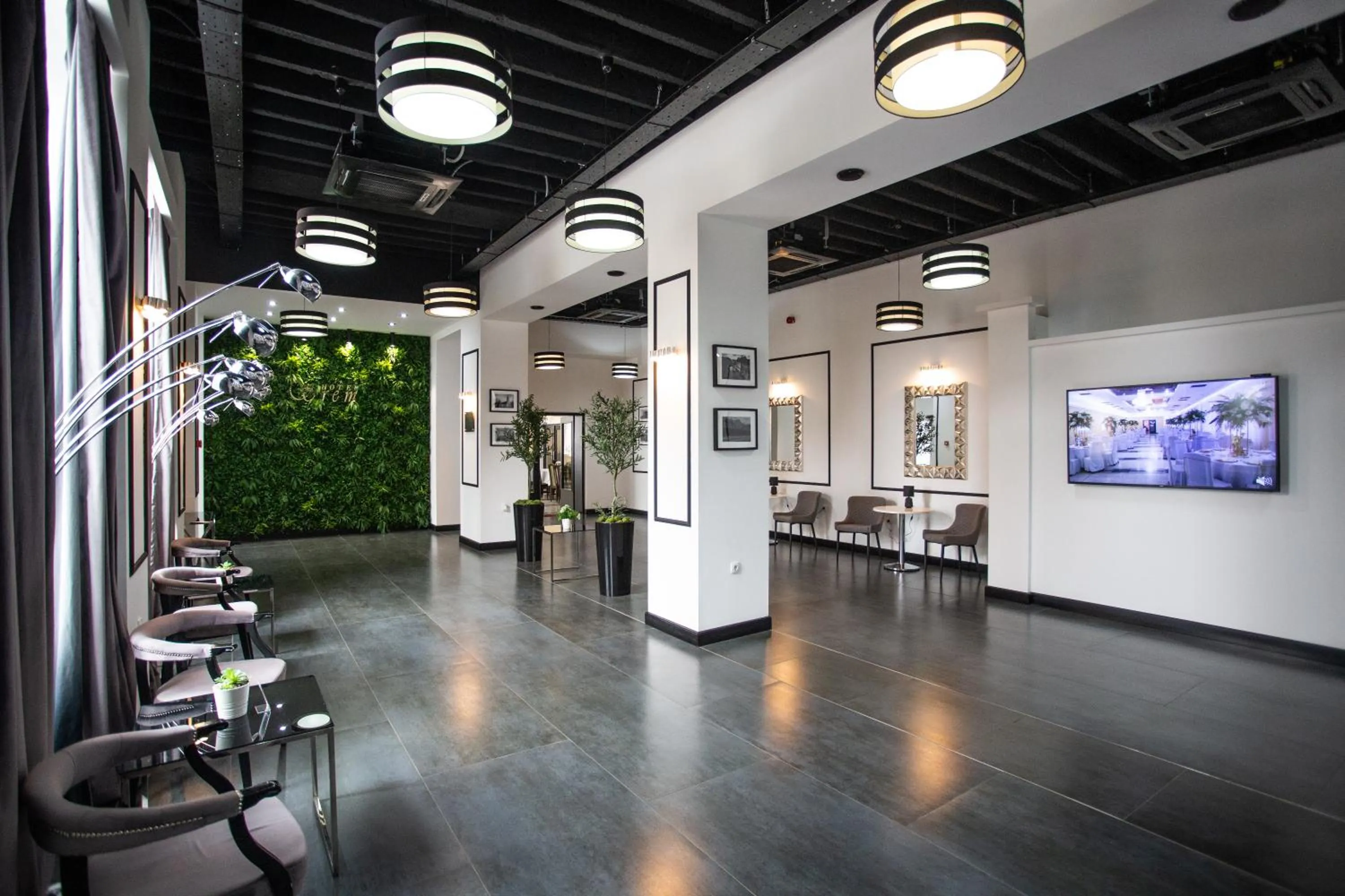 Lobby or reception in Hotel Srem