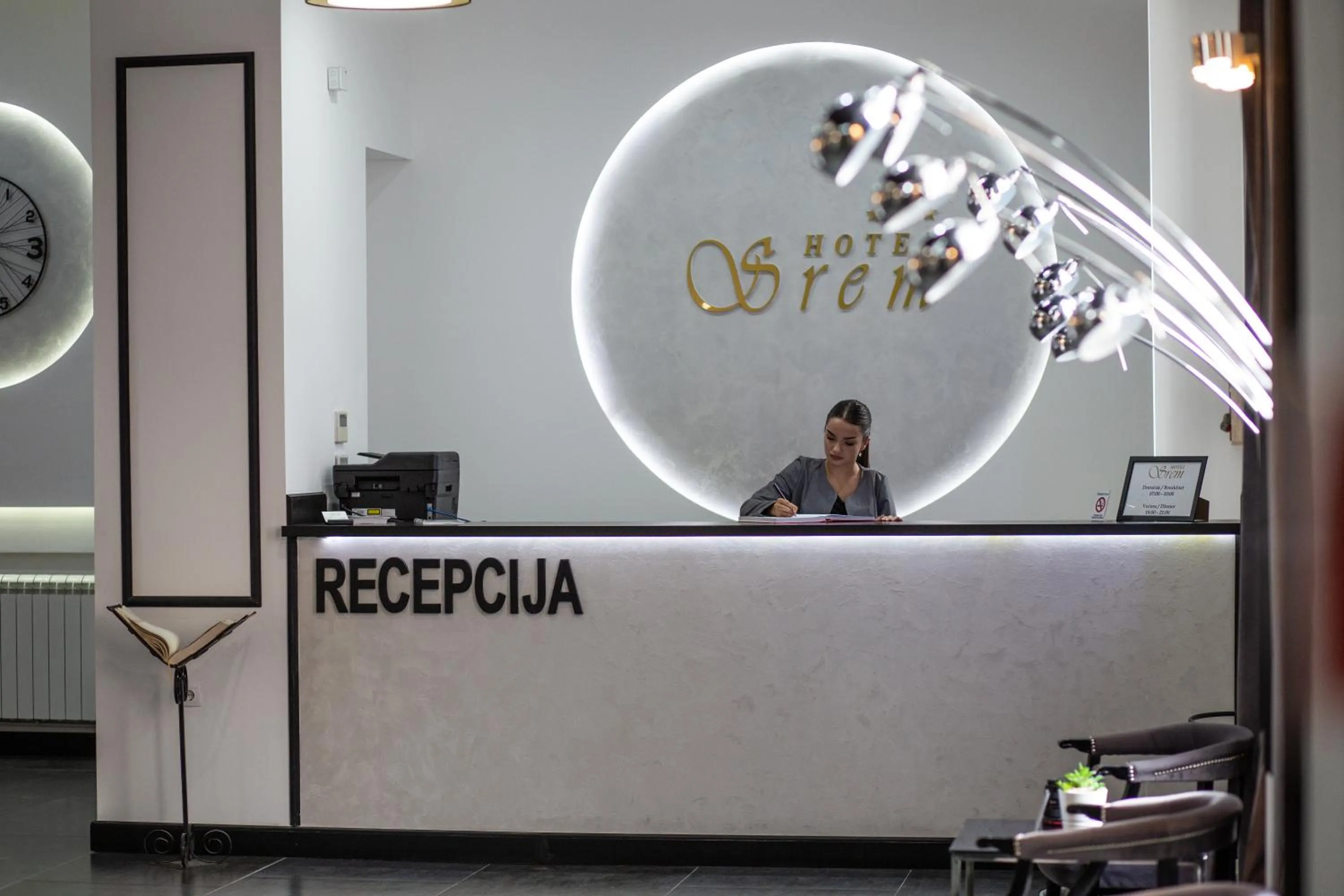 Lobby or reception in Hotel Srem