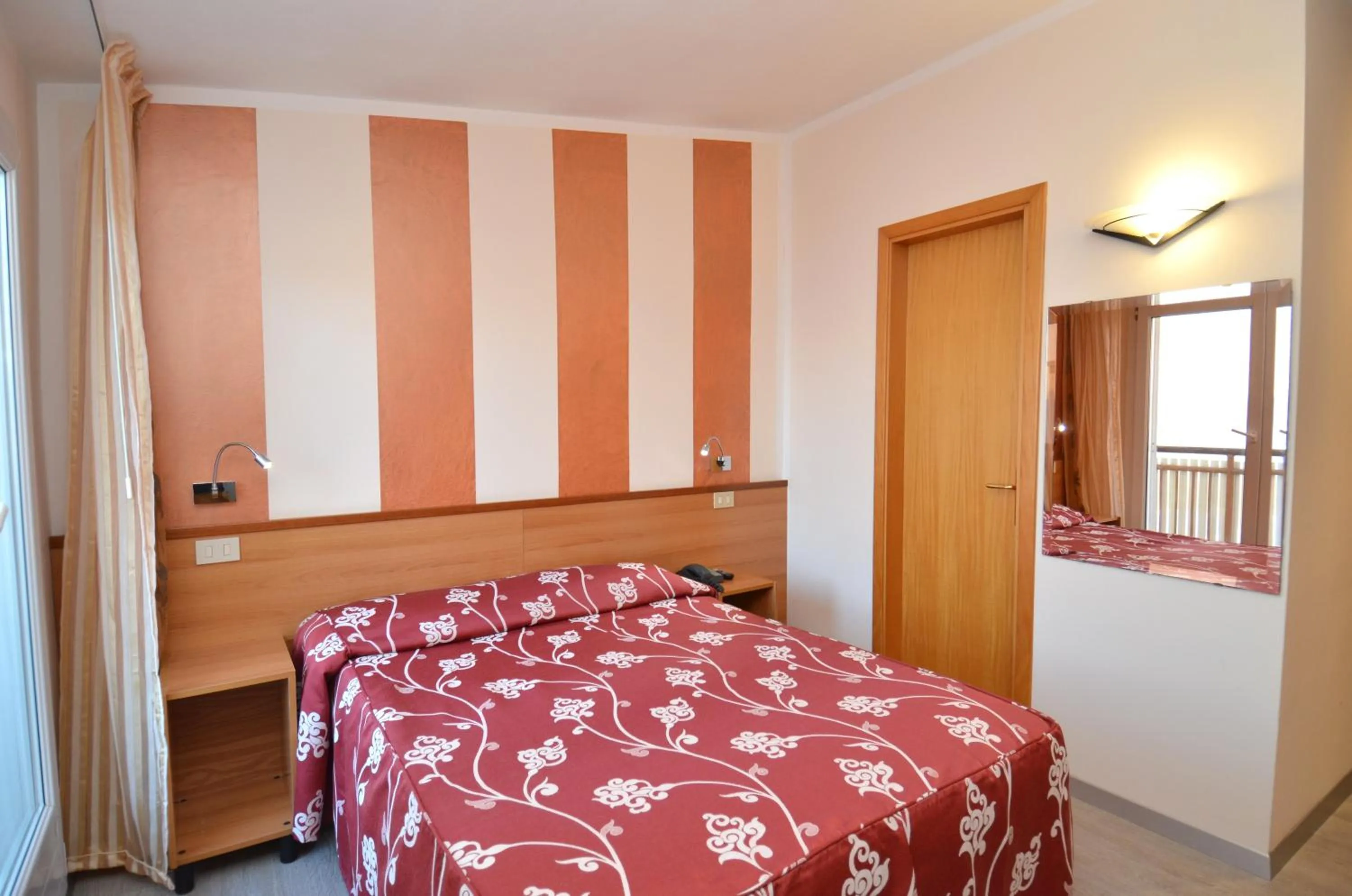 Bed in Hotel Righetto Fronte Mare