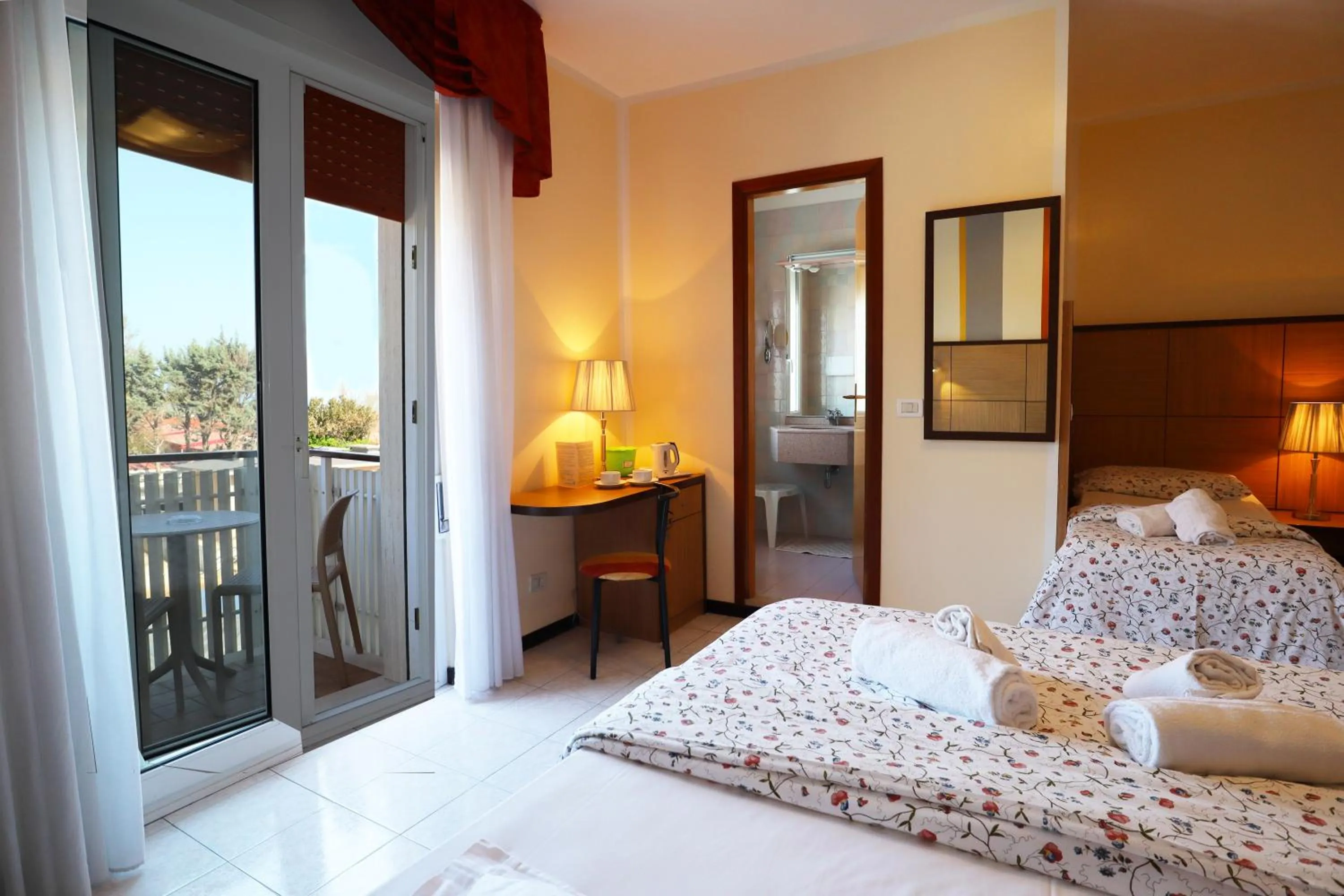 Bed in Hotel Righetto Fronte Mare