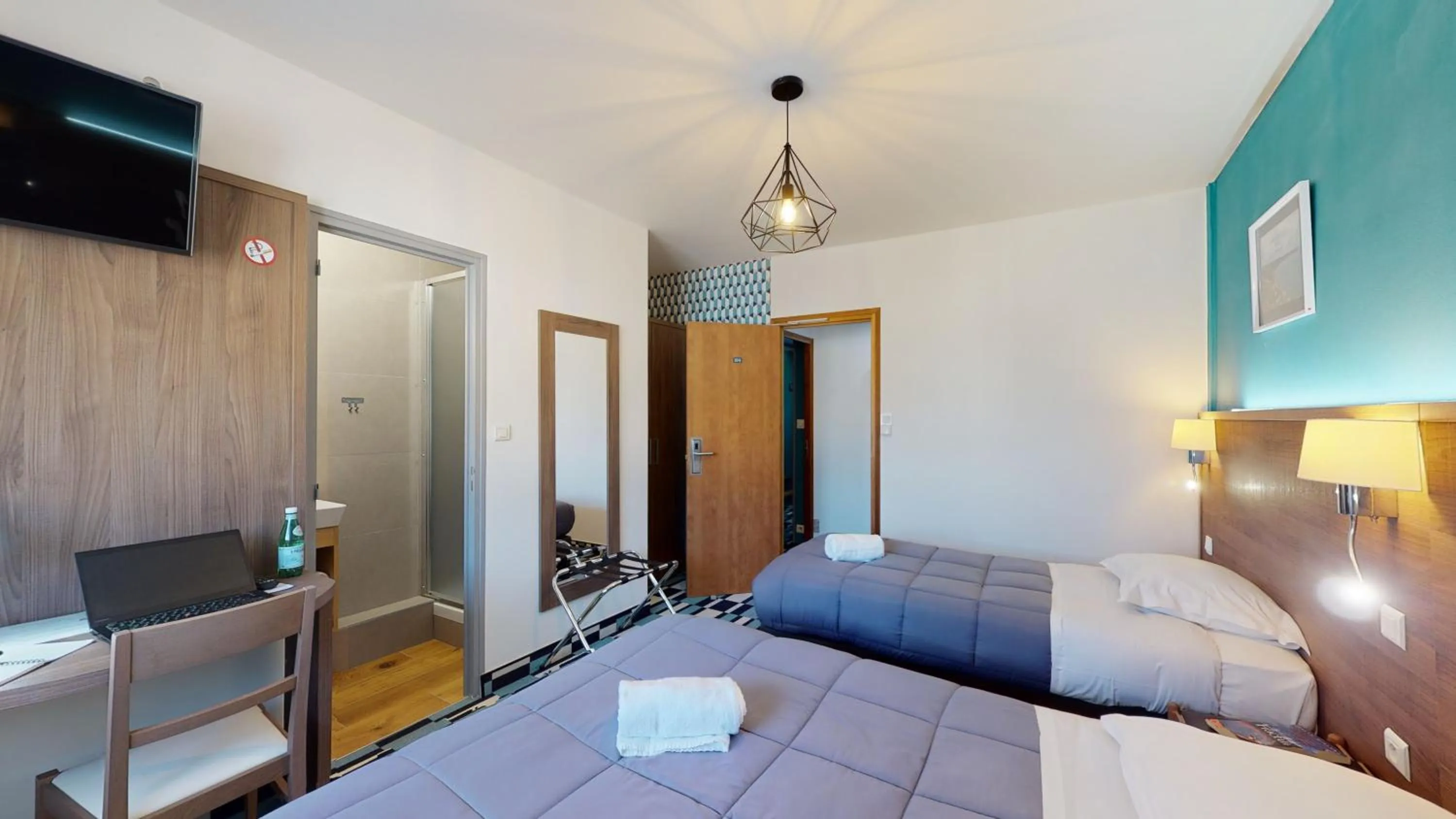 Photo of the whole room, Bed in Hôtel Les Pieux En Cotentin